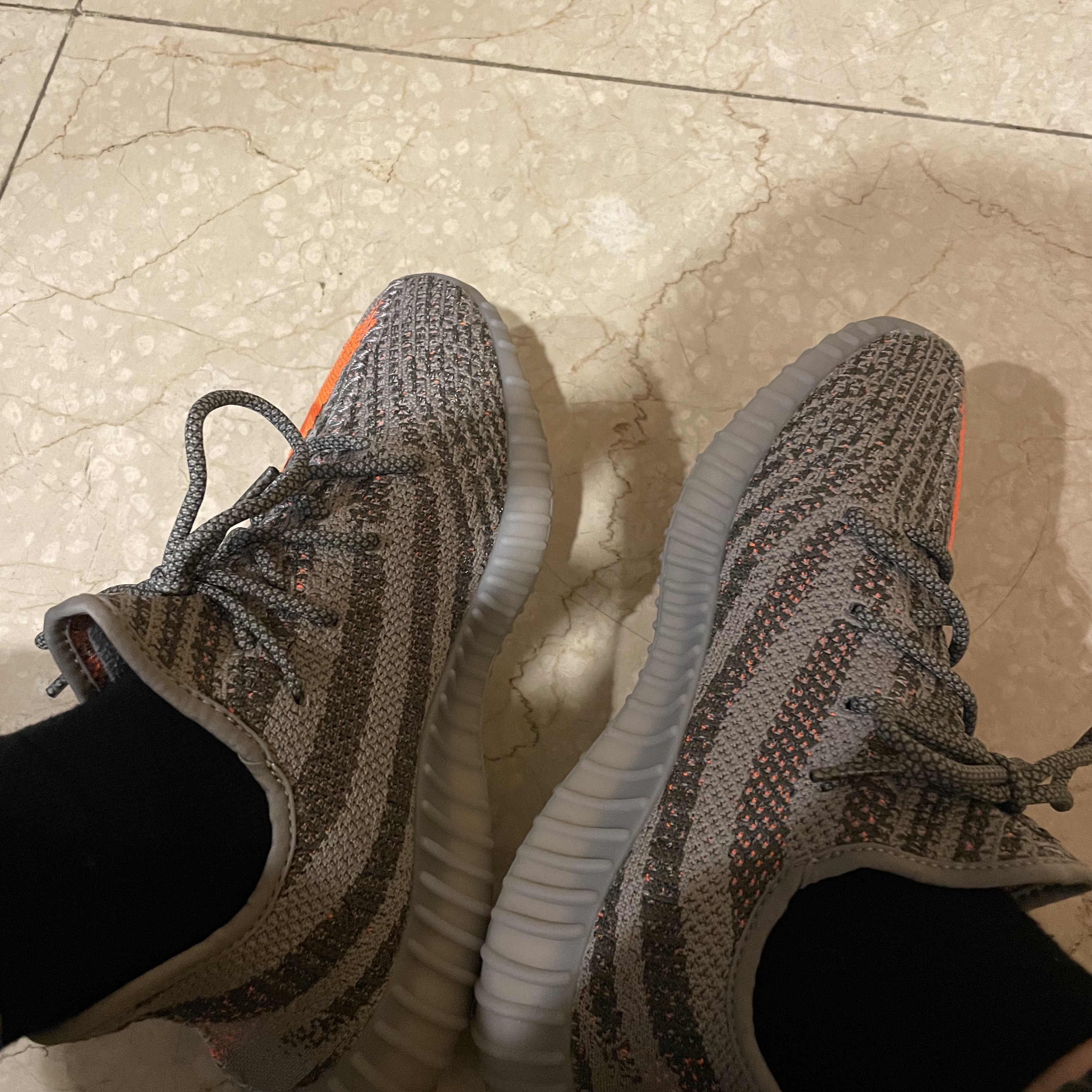 Adidas Yeezy Boost 350 V2 Beluga - Reflective 착용 스타일 - 1