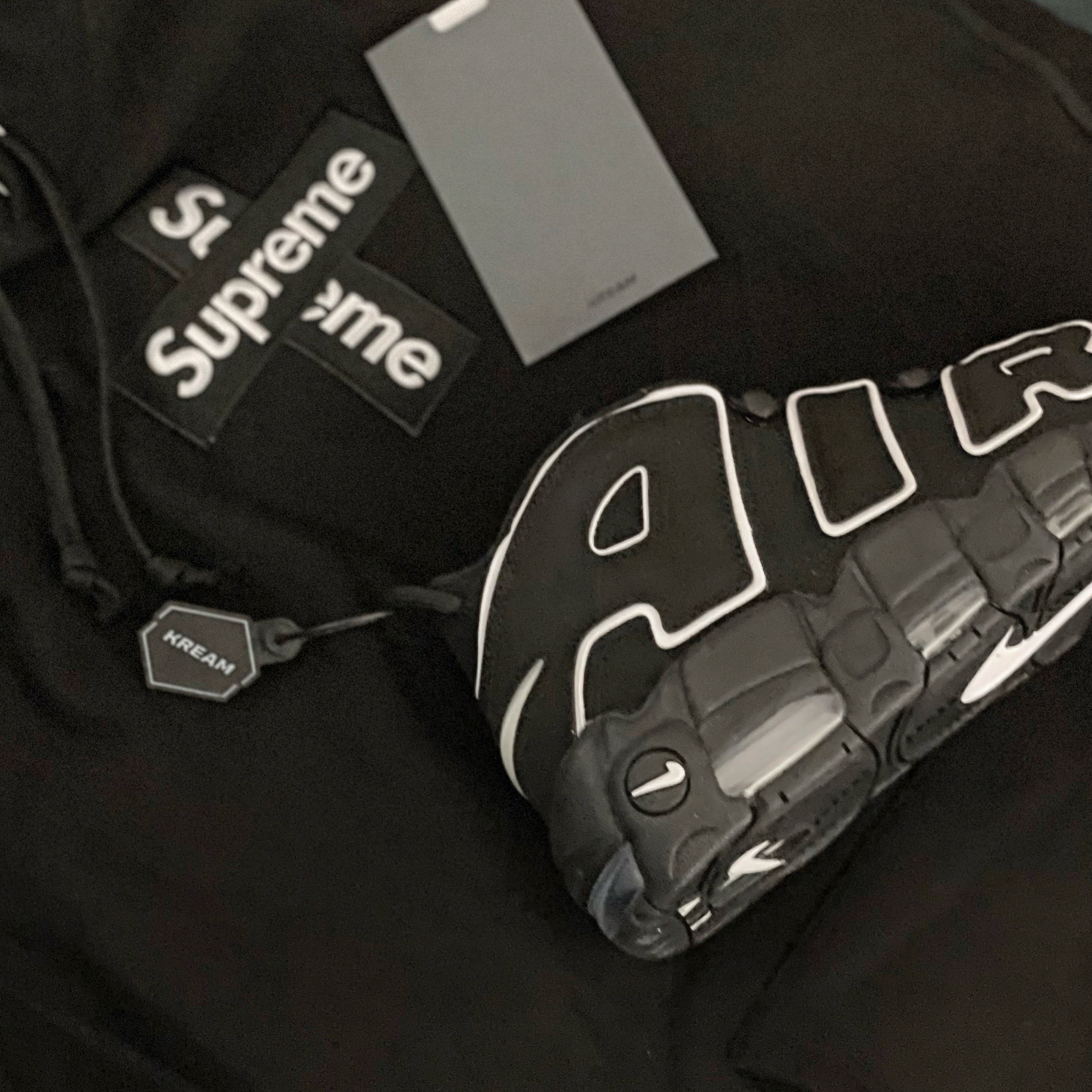 Nike Air More Uptempo Black White 2020, Supreme Cross Box Logo Hooded Sweatshirt Black - 20FW 착용 스타일