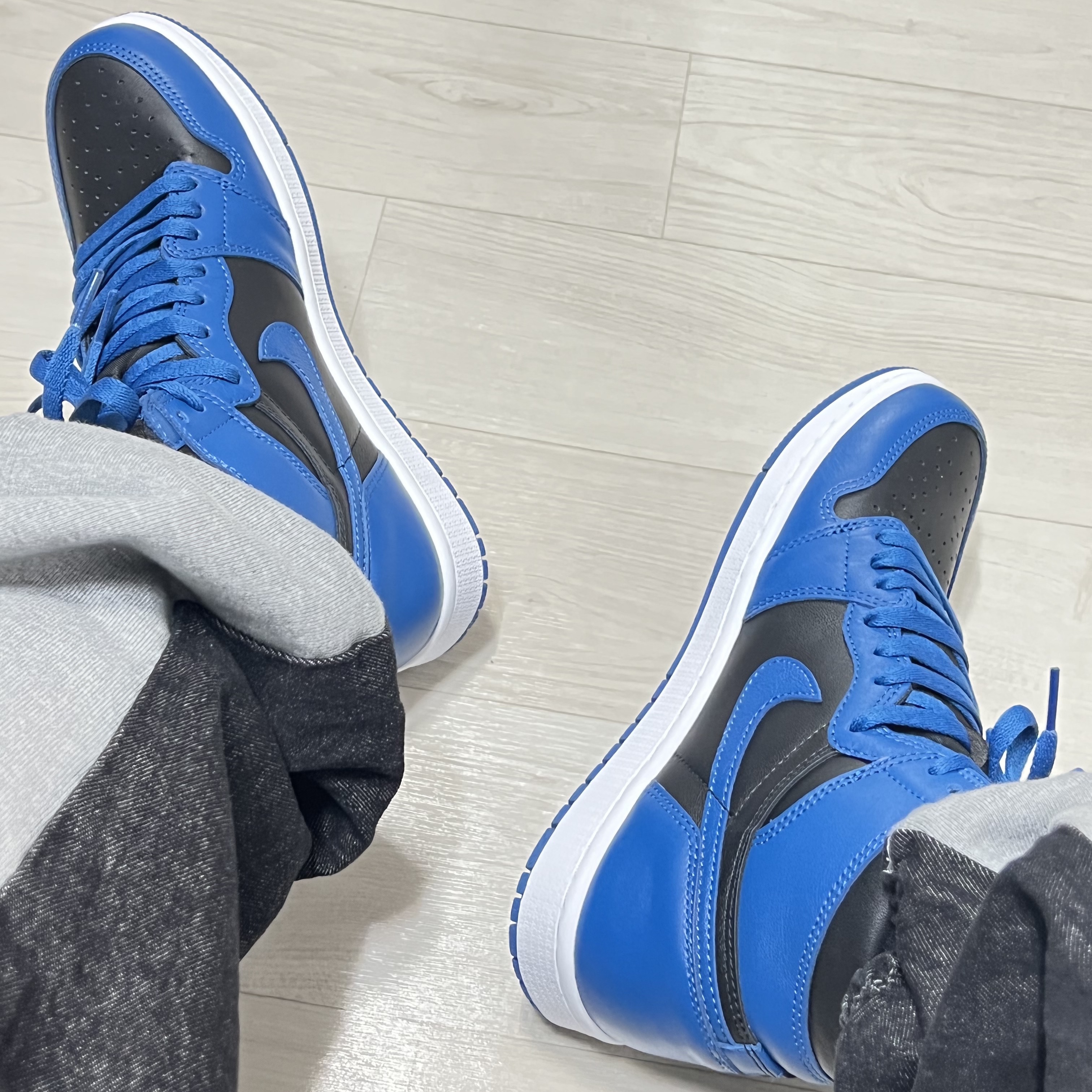 Jordan 1 Retro High OG Dark Marina Blue 착용 스타일