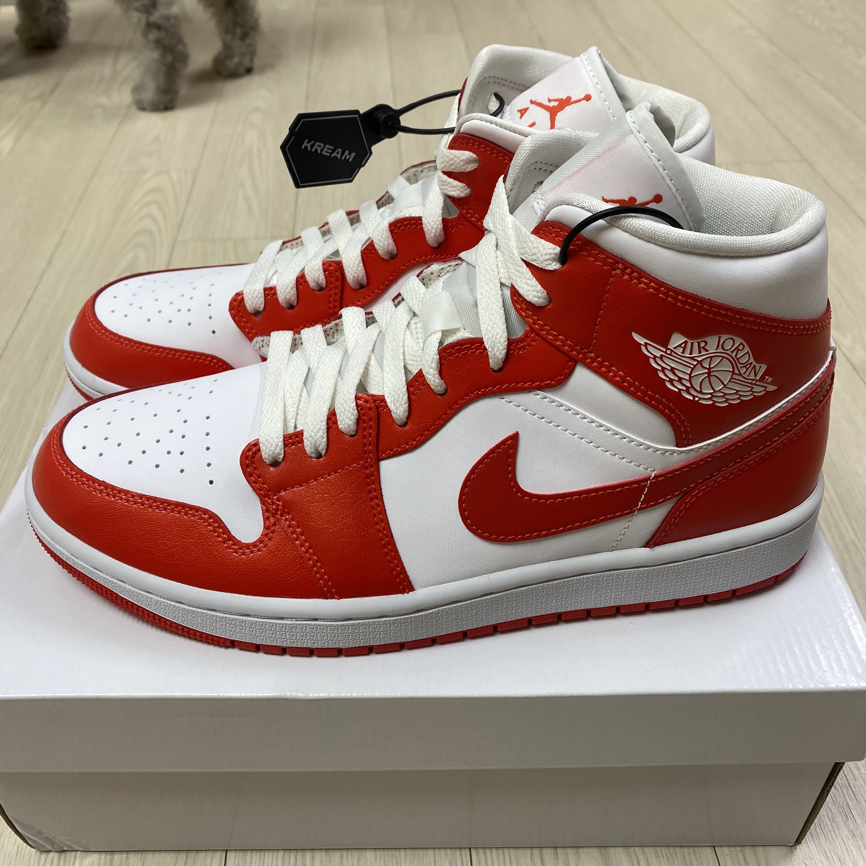 (W) Jordan 1 Mid Habanero Red 착용 스타일 - 3