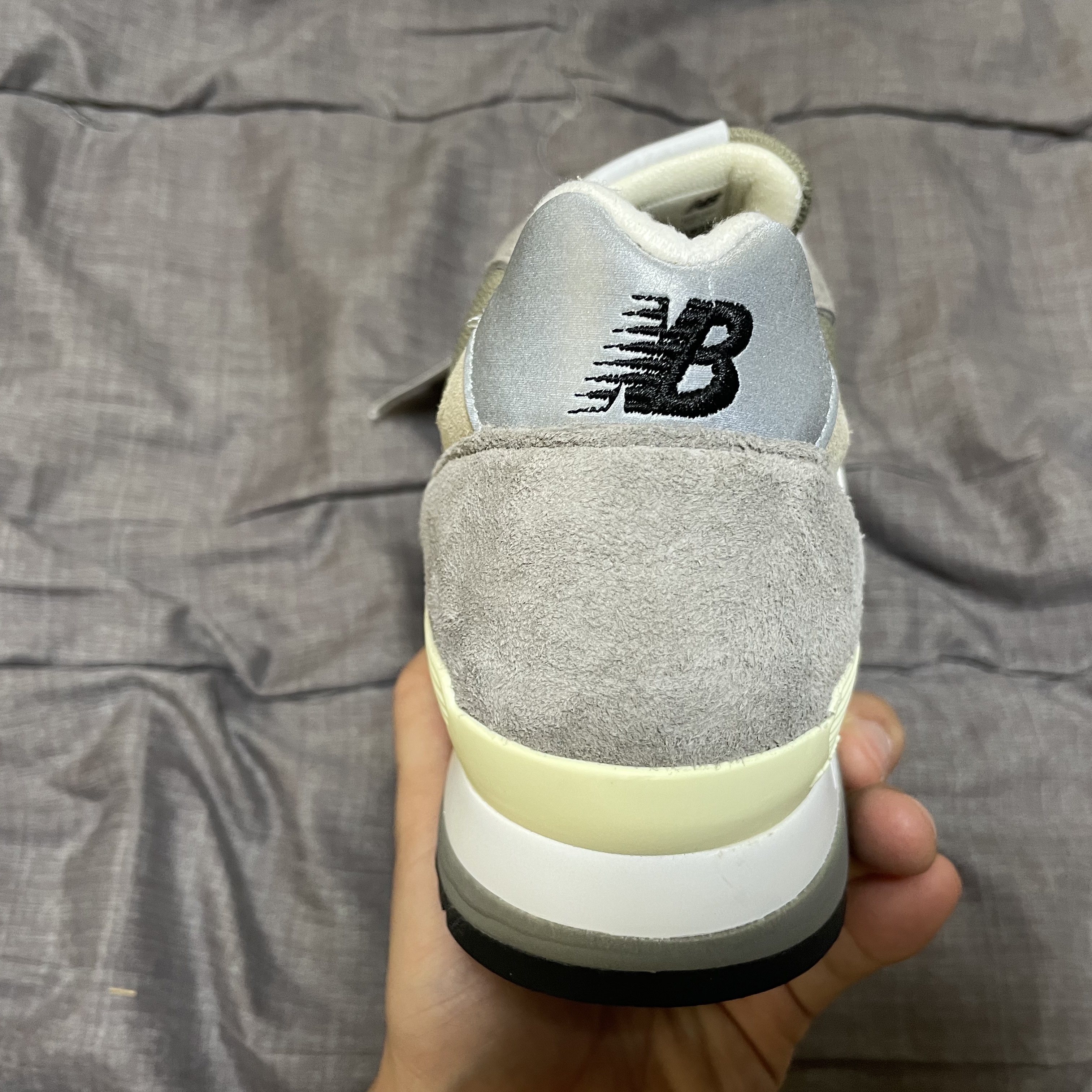 New Balance 996 Made in USA Grey 착용 스타일 - 3
