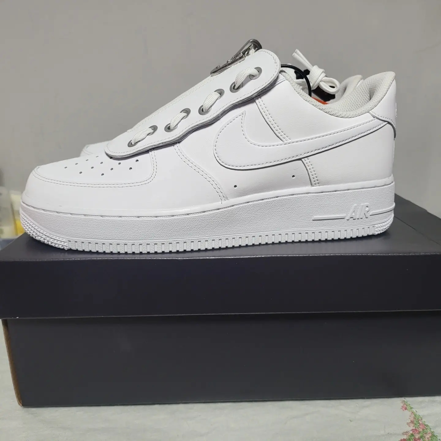 Nike Air Force 1 Low Shroud White 착용 스타일 - 1