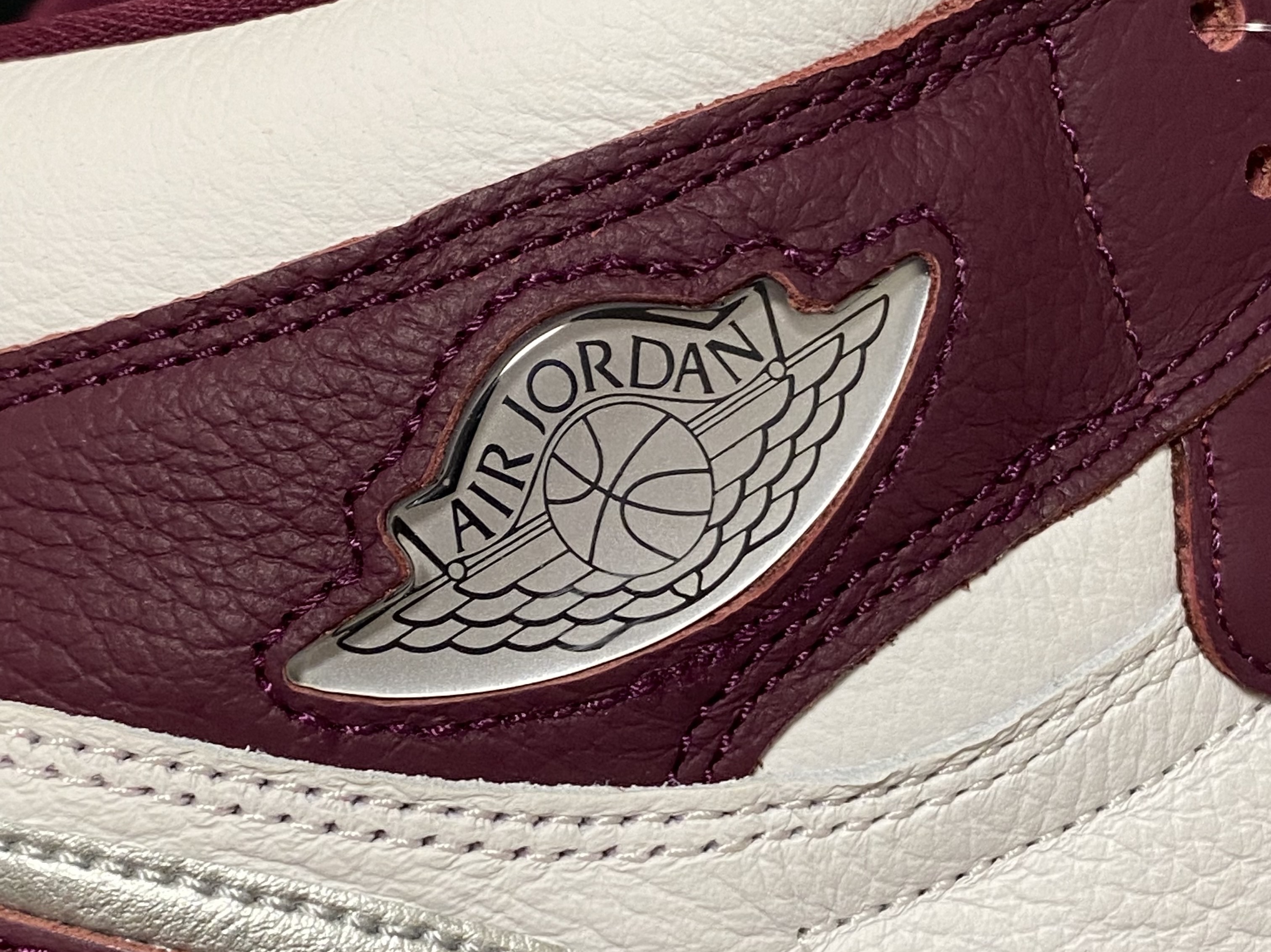 Jordan 1 Retro High OG Bordeaux 착용 스타일