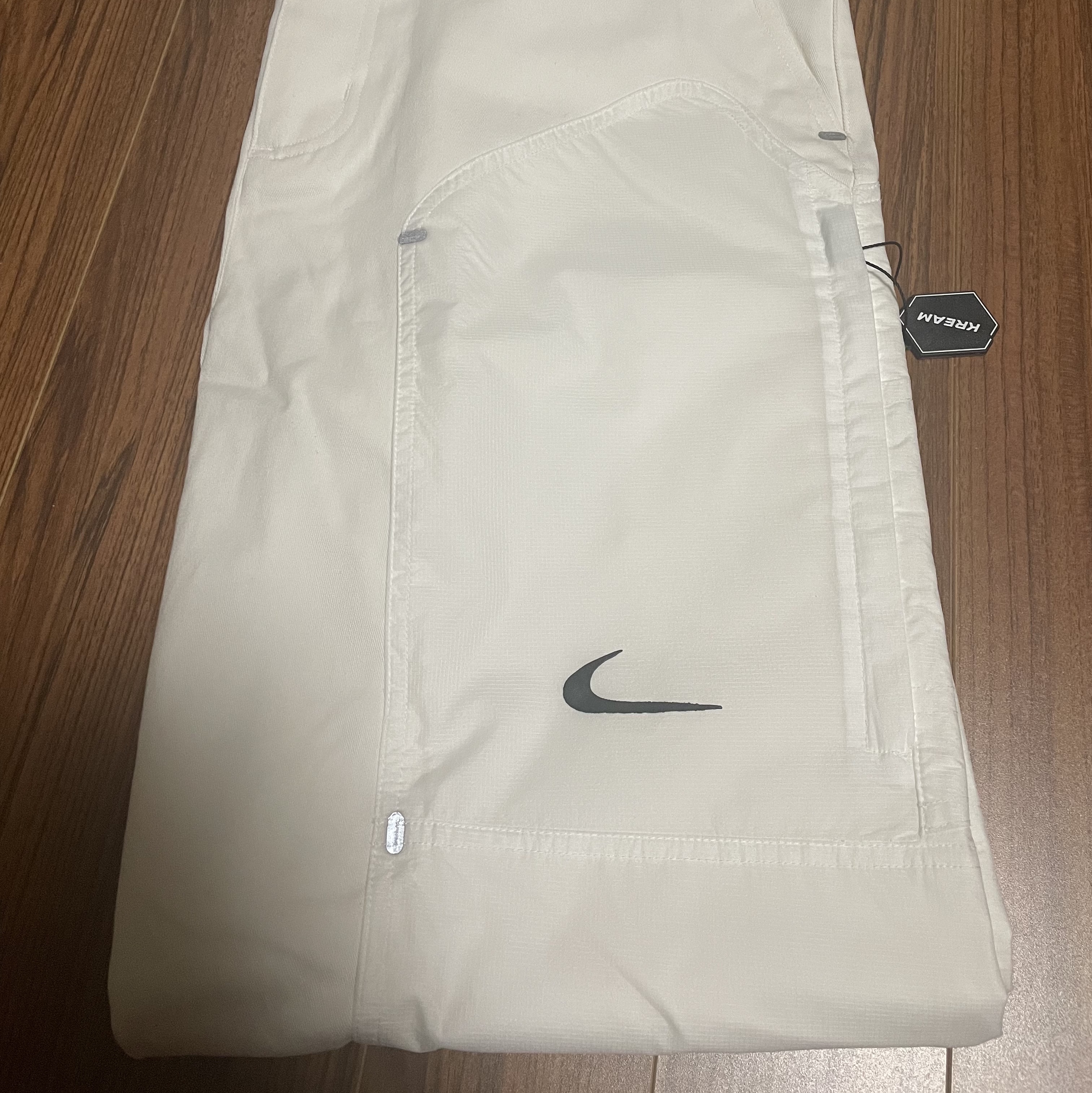 Nike x Off-White NRG Pants White 착용 스타일 - 3