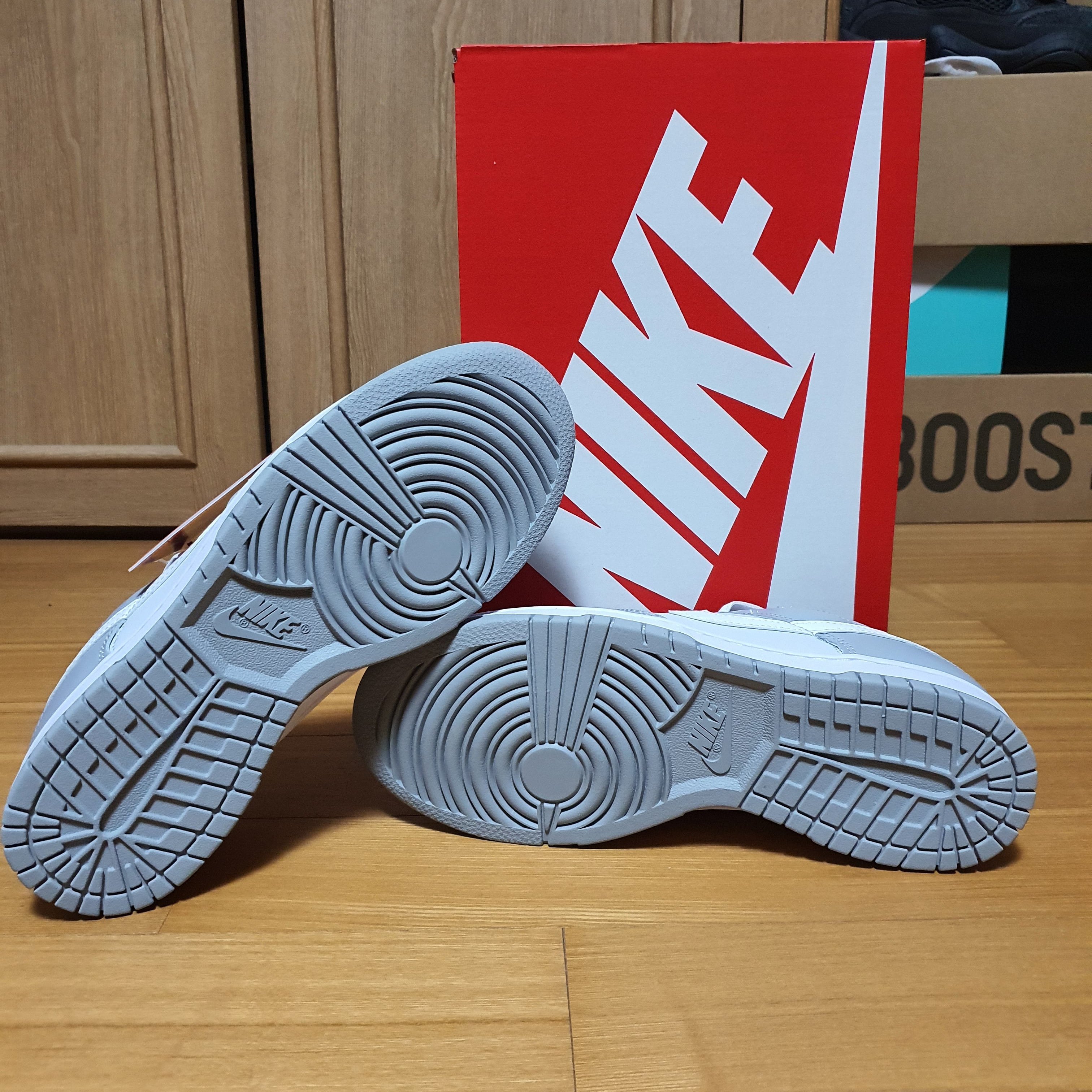 Nike Dunk Low Retro Wolf Grey 착용 스타일 - 4