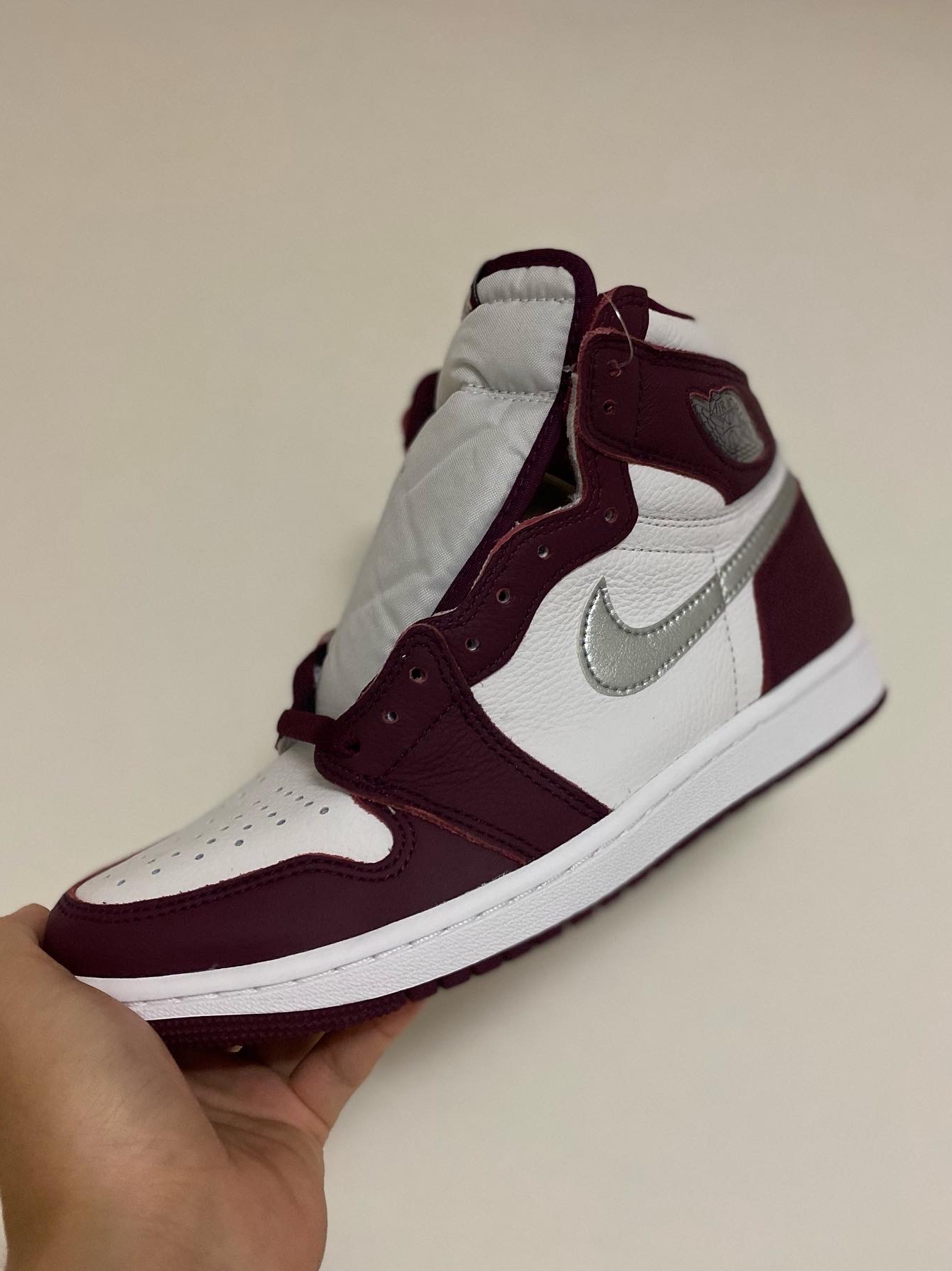 Jordan 1 Retro High OG Bordeaux 착용 스타일