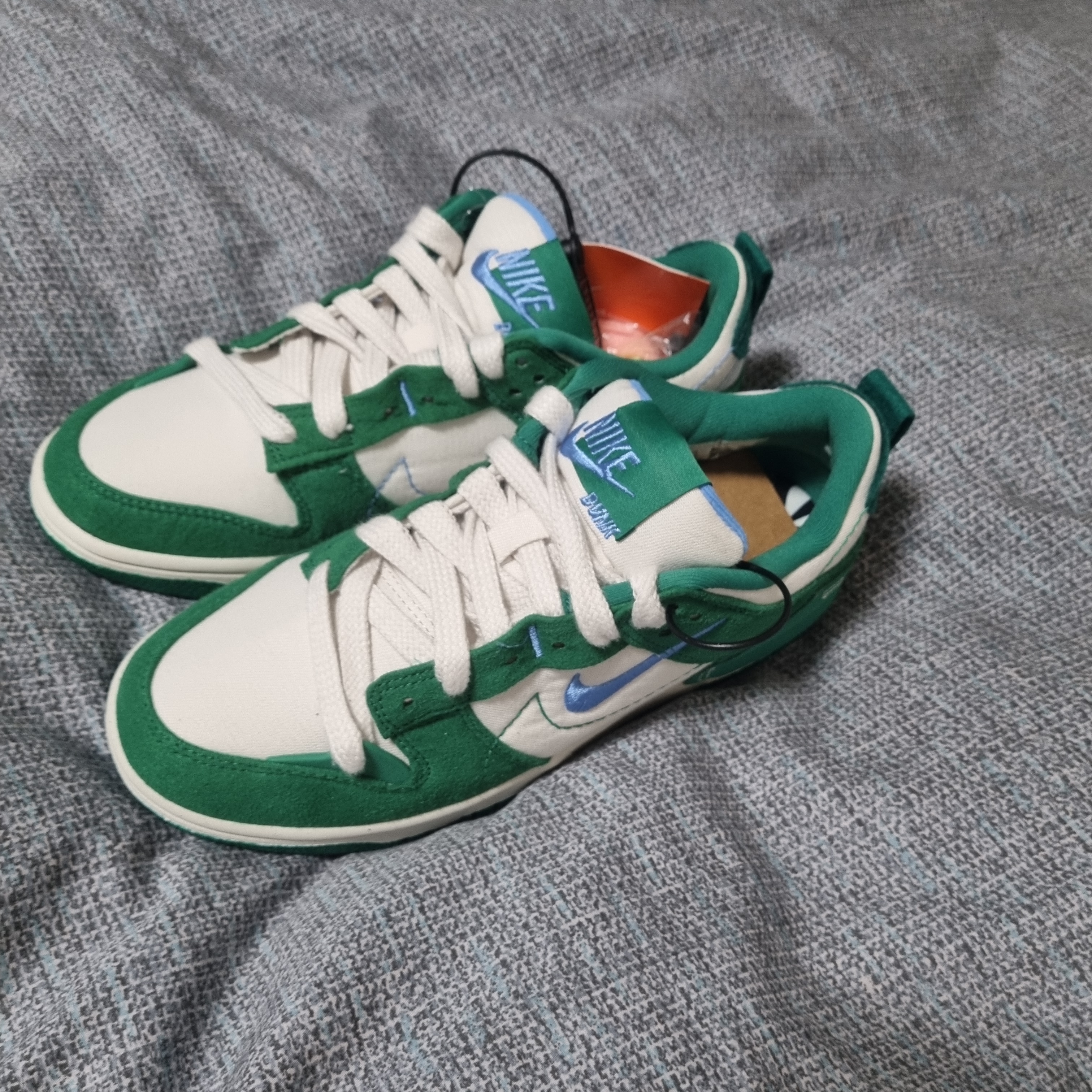 (W) Nike Dunk Low Disrupt 2 Phantom University Blue 착용 스타일 - 3