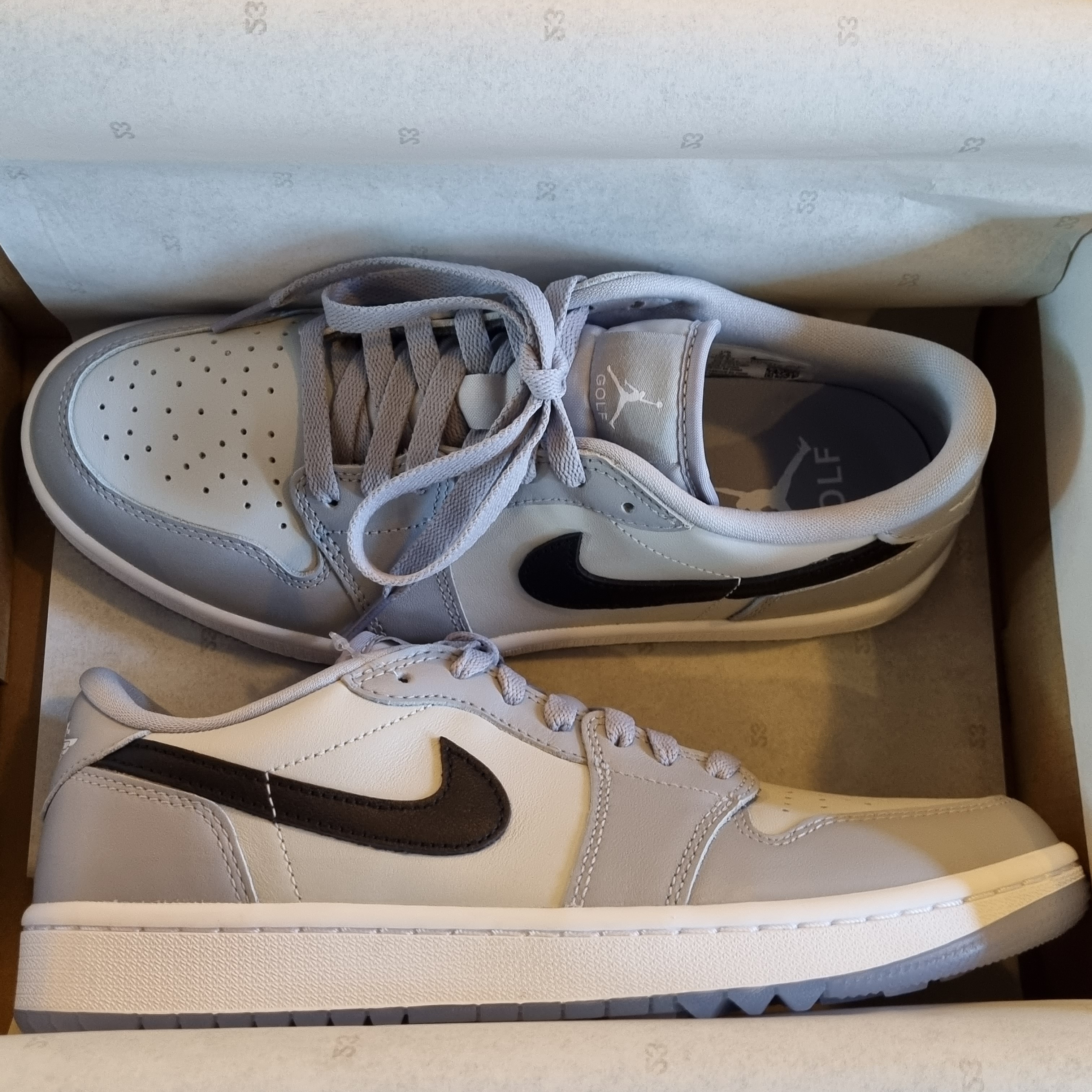 Jordan 1 Low Golf Wolf Grey 착용 스타일 - 2