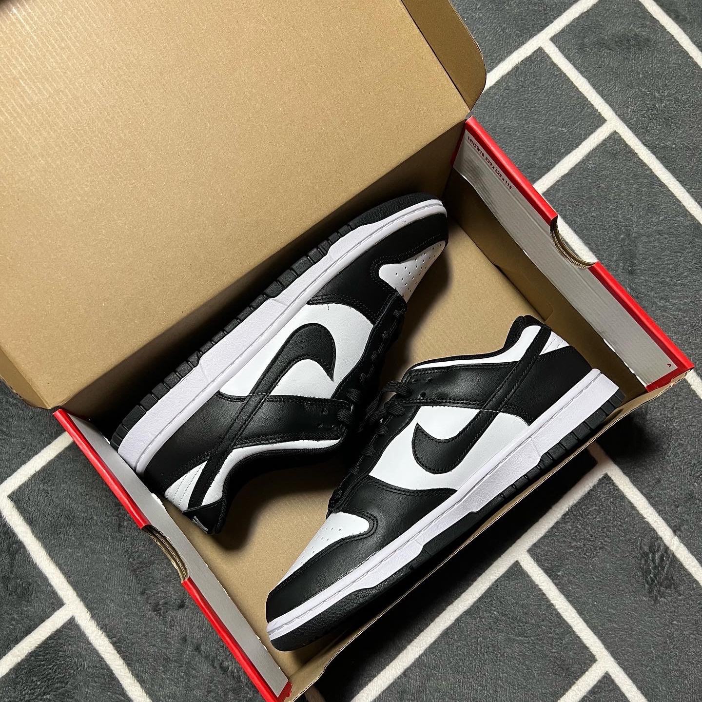 Nike Dunk Low Retro Black 착용 스타일 - 2