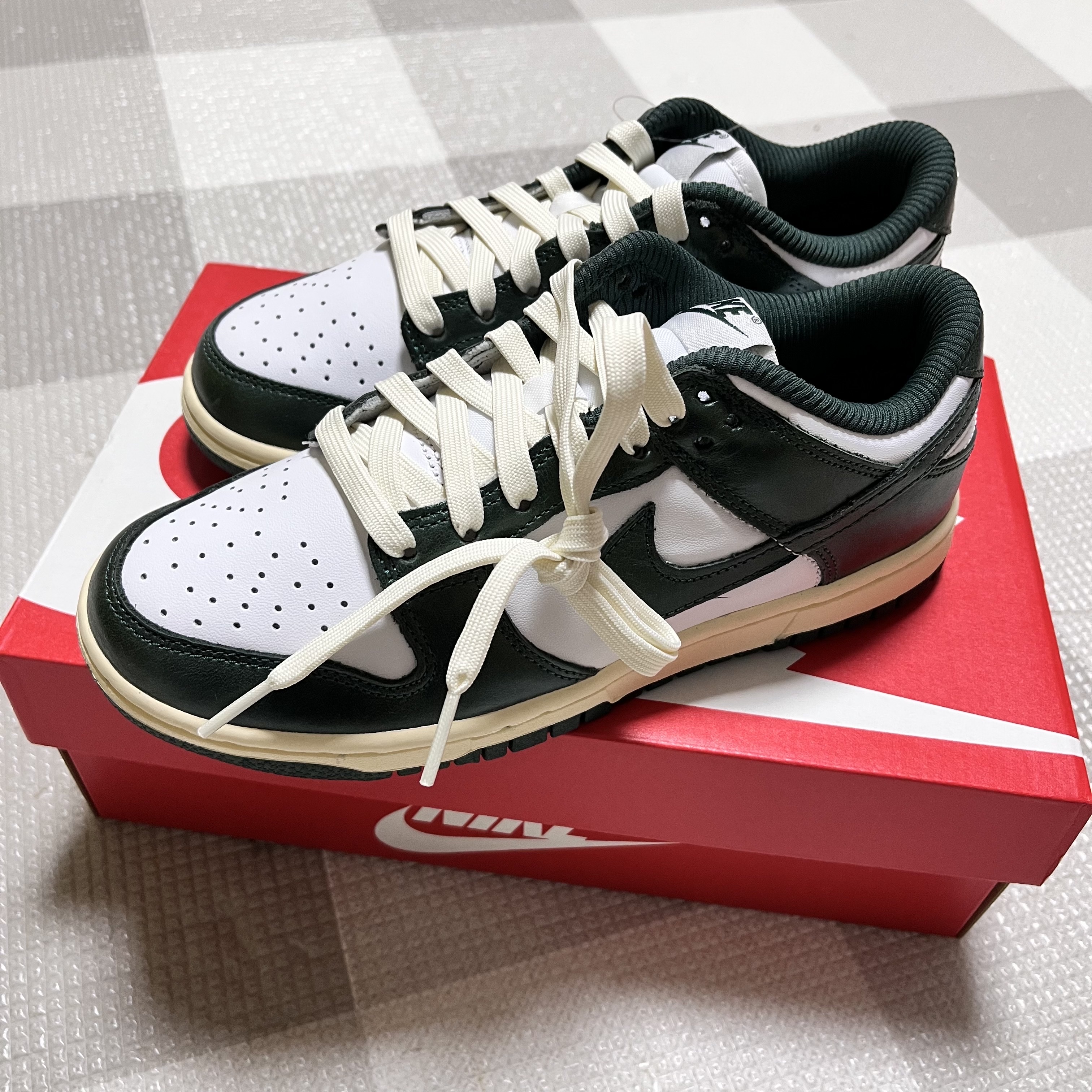 (W) Nike Dunk Low Vintage Green 착용 스타일