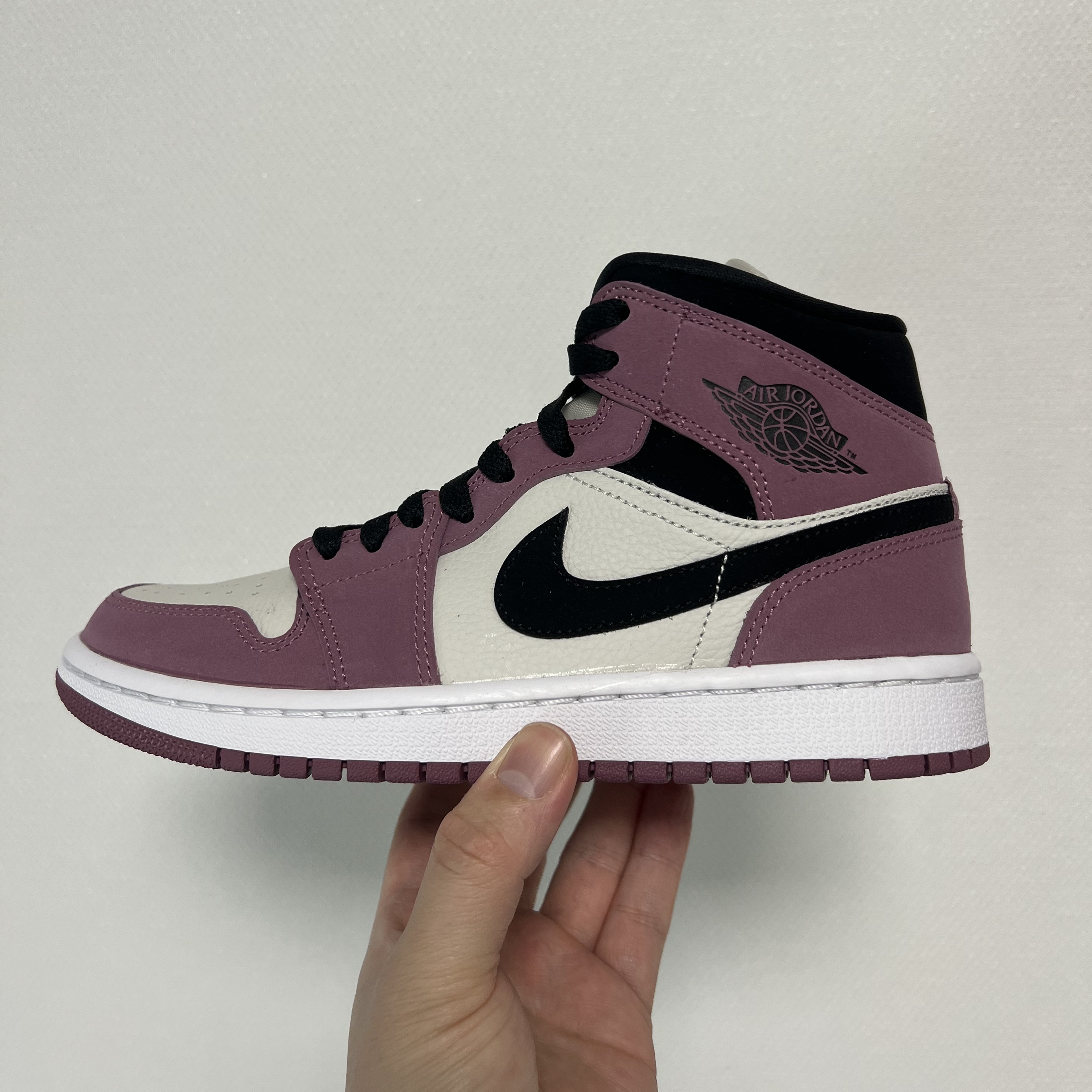 (W) Jordan 1 Mid SE Light Mulberry 착용 스타일