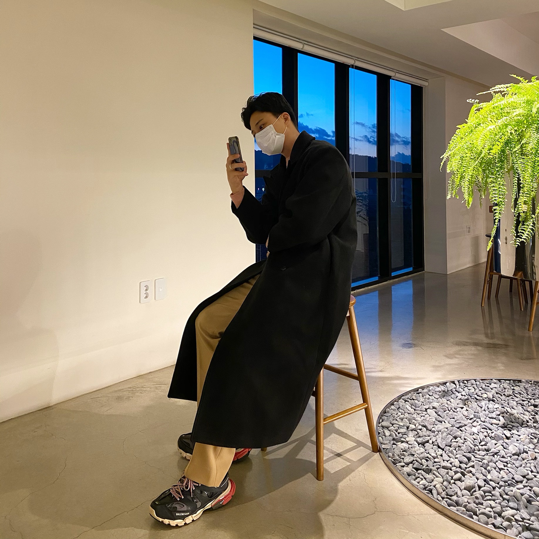 Balenciaga Track Sneakers Black Red 2019 착용 스타일