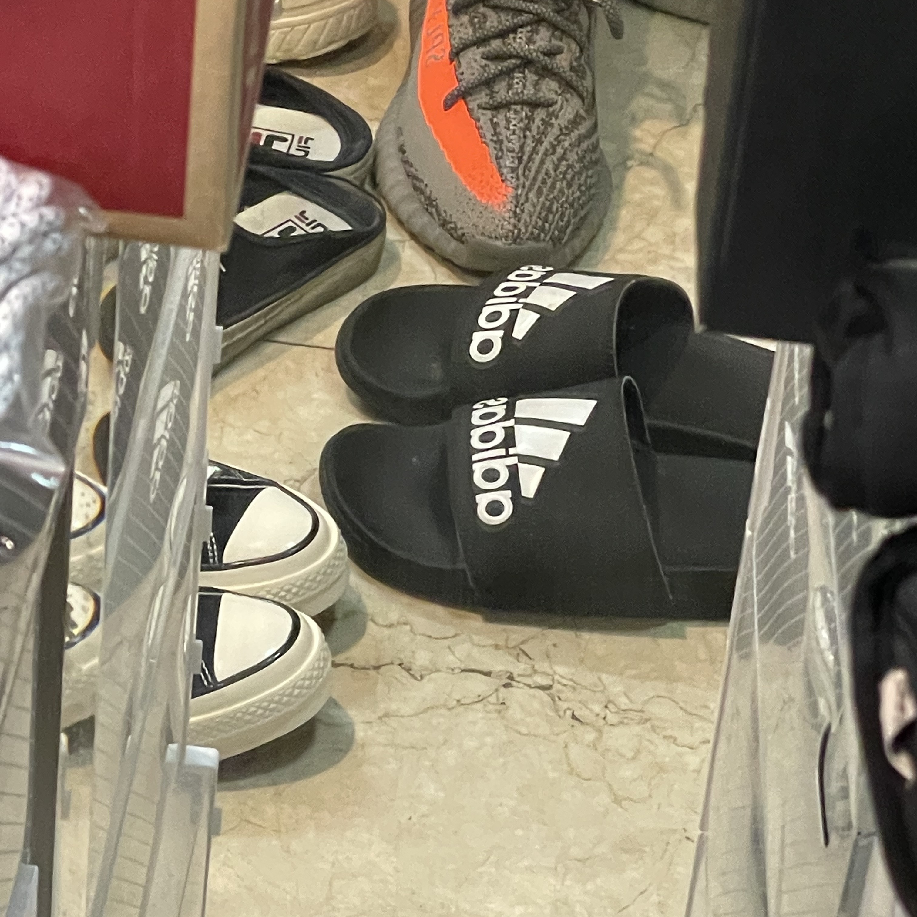 Adidas Yeezy Boost 350 V2 Beluga - Reflective 착용 스타일 - 4