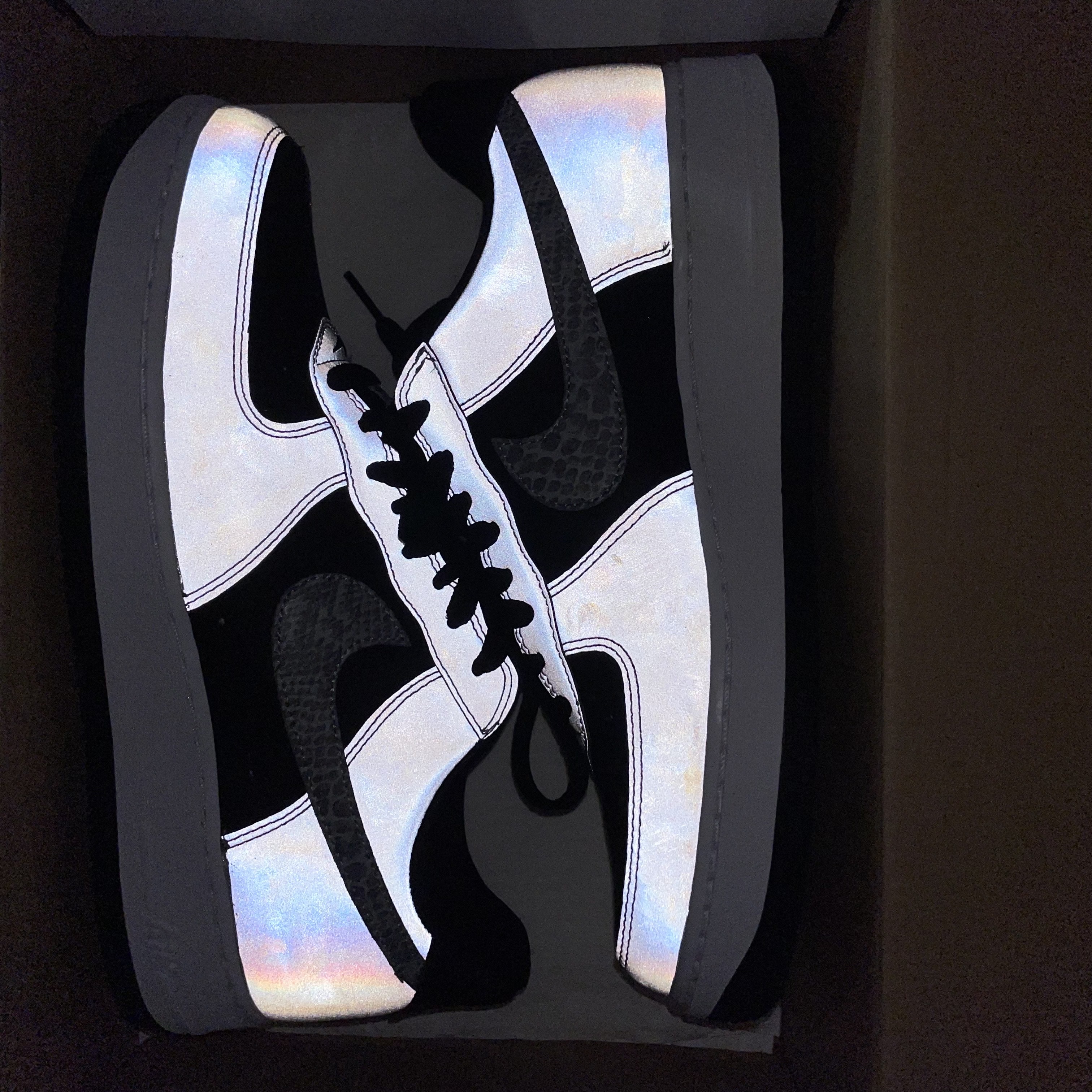 Nike Air Force 1 B Silver Snake 착용 스타일