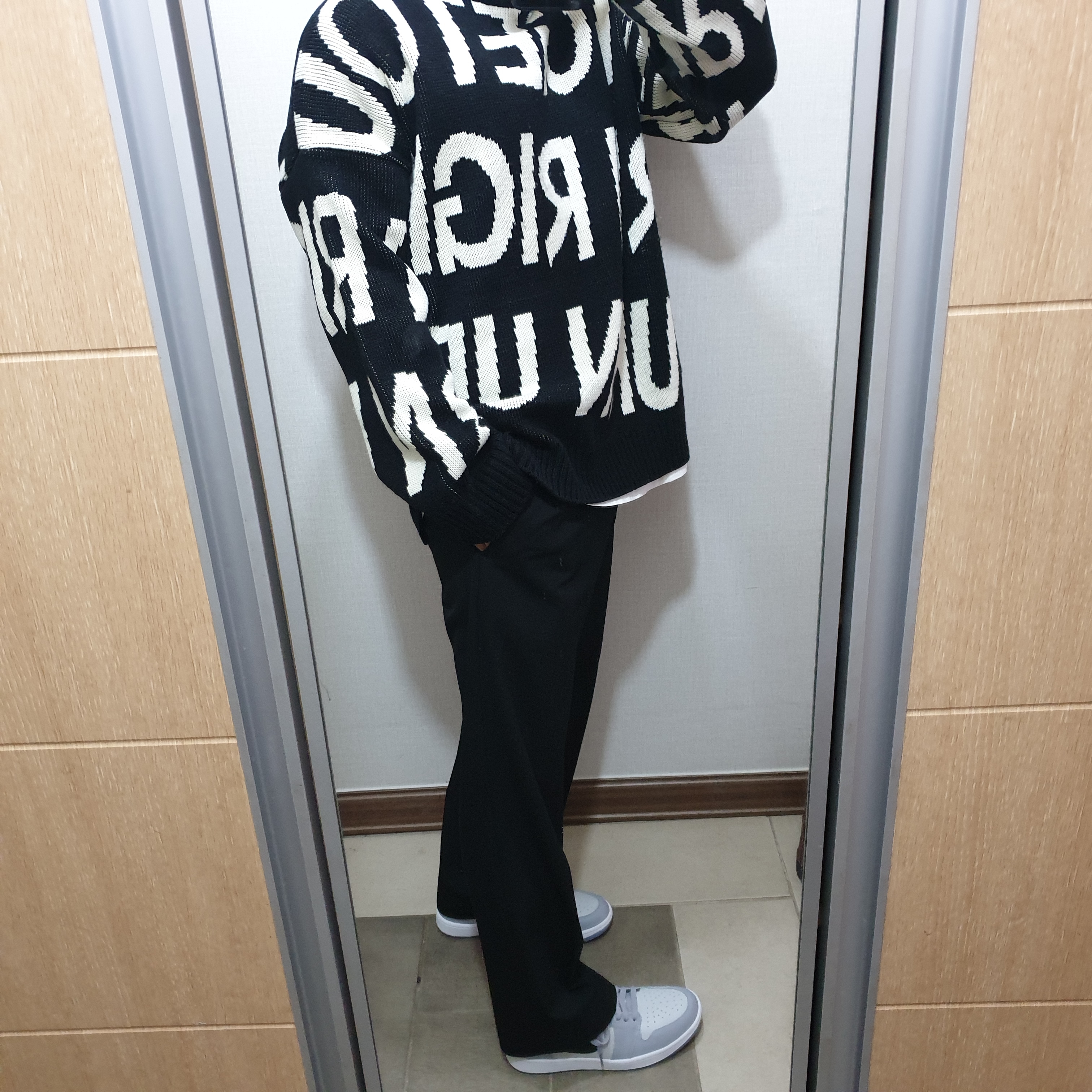 Jordan 1 Low Golf Wolf Grey 착용 스타일 - 1