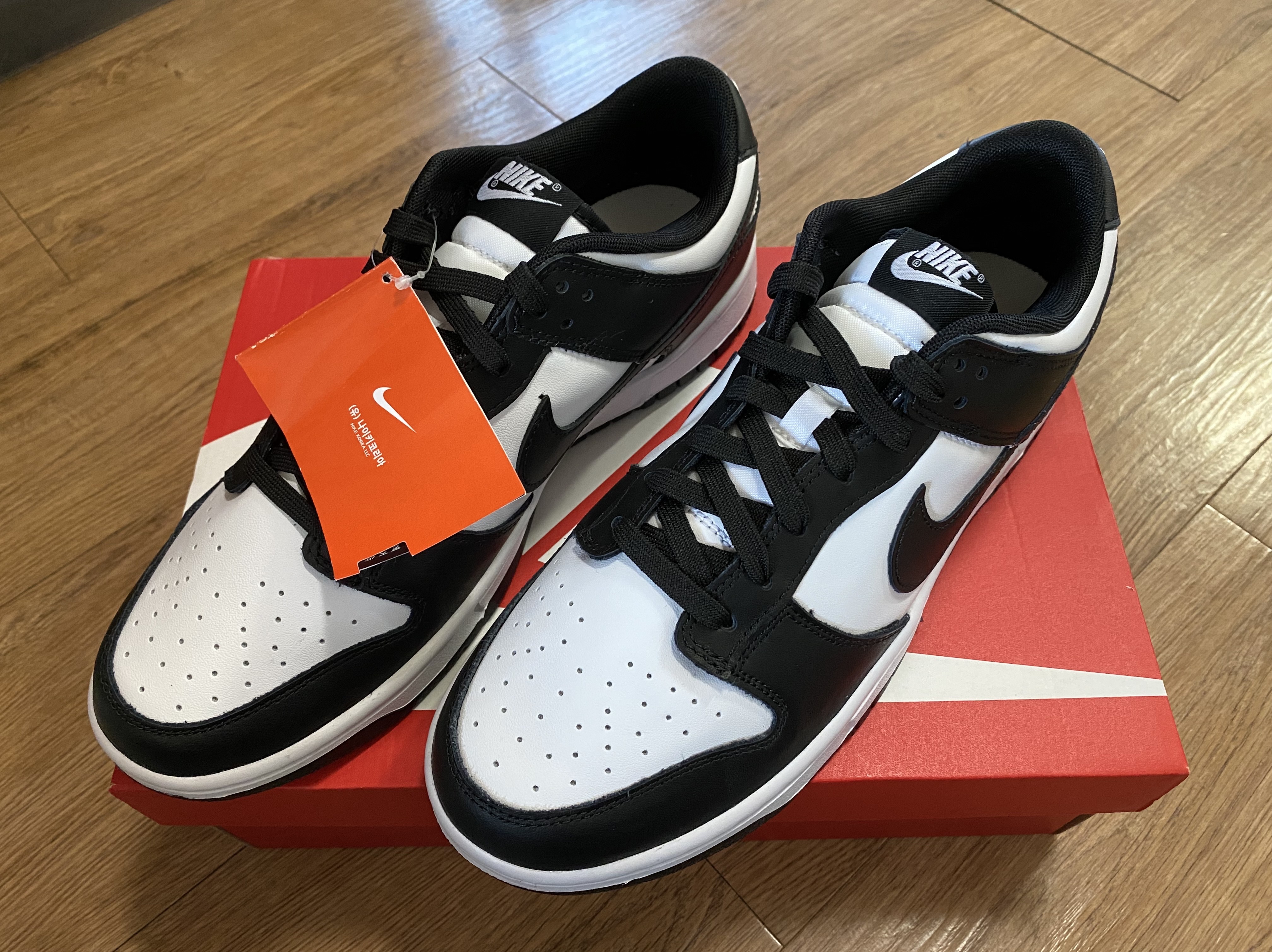 Nike Dunk Low Retro Black 착용 스타일 - 1