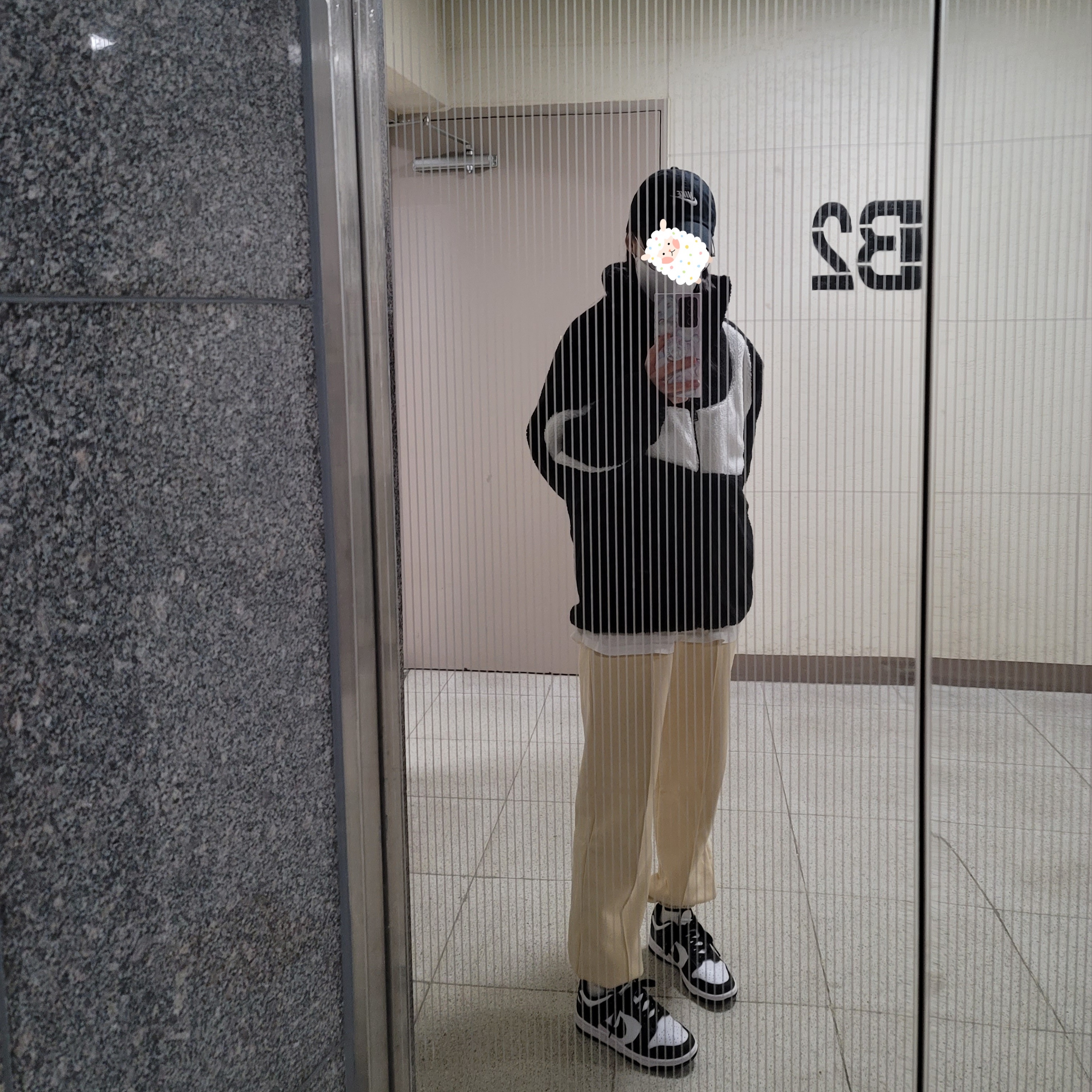 Nike Big Swoosh Full Zip Jacket Black Sail, Nike Heritage 86 Futura Washed Cap Black White 착용 스타일