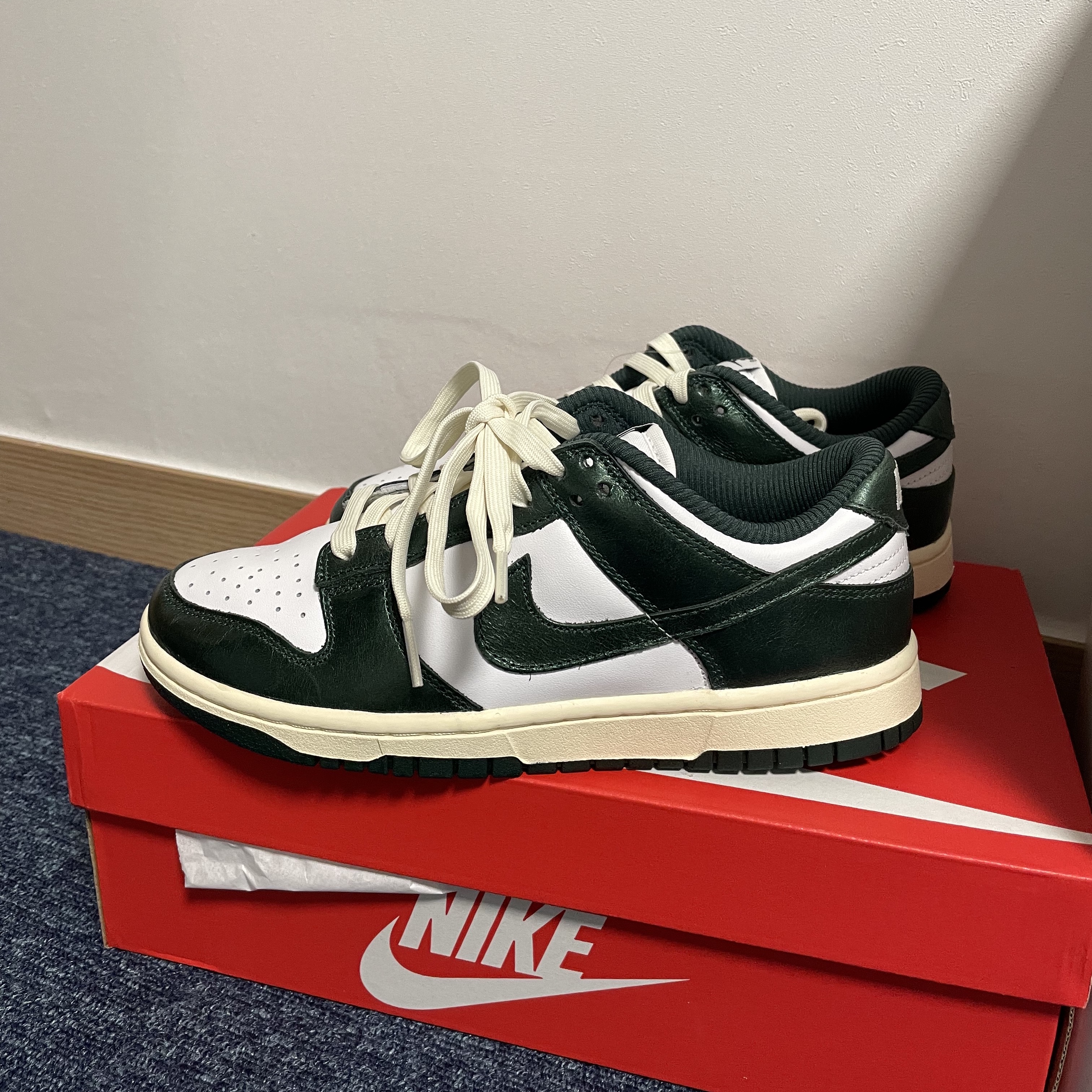 (W) Nike Dunk Low Vintage Green 착용 스타일
