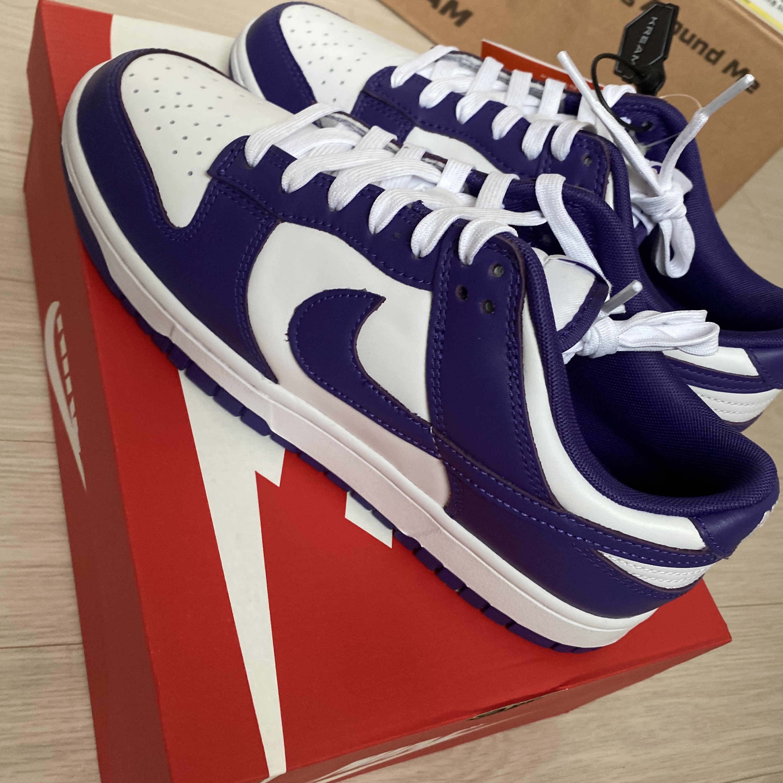 Nike Dunk Low Retro Championship Court Purple, Nike x Peaceminusone Air Force 1 Low Para-Noise 2.0 착용 스타일 - 1