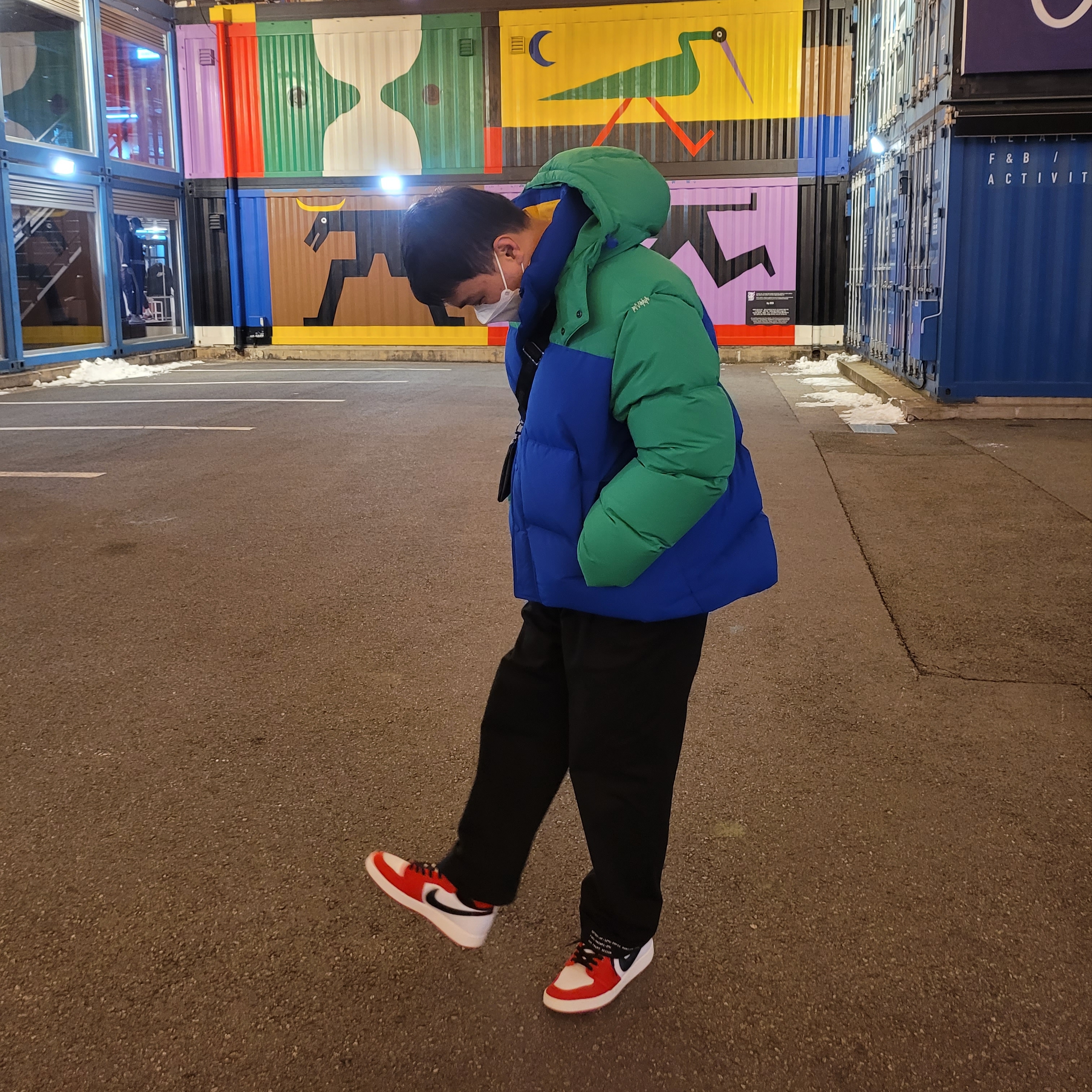 Jordan 1 KO Chicago 2021, Zara x Ader Error Color Block Jacket Green Blue 착용 스타일 - 1