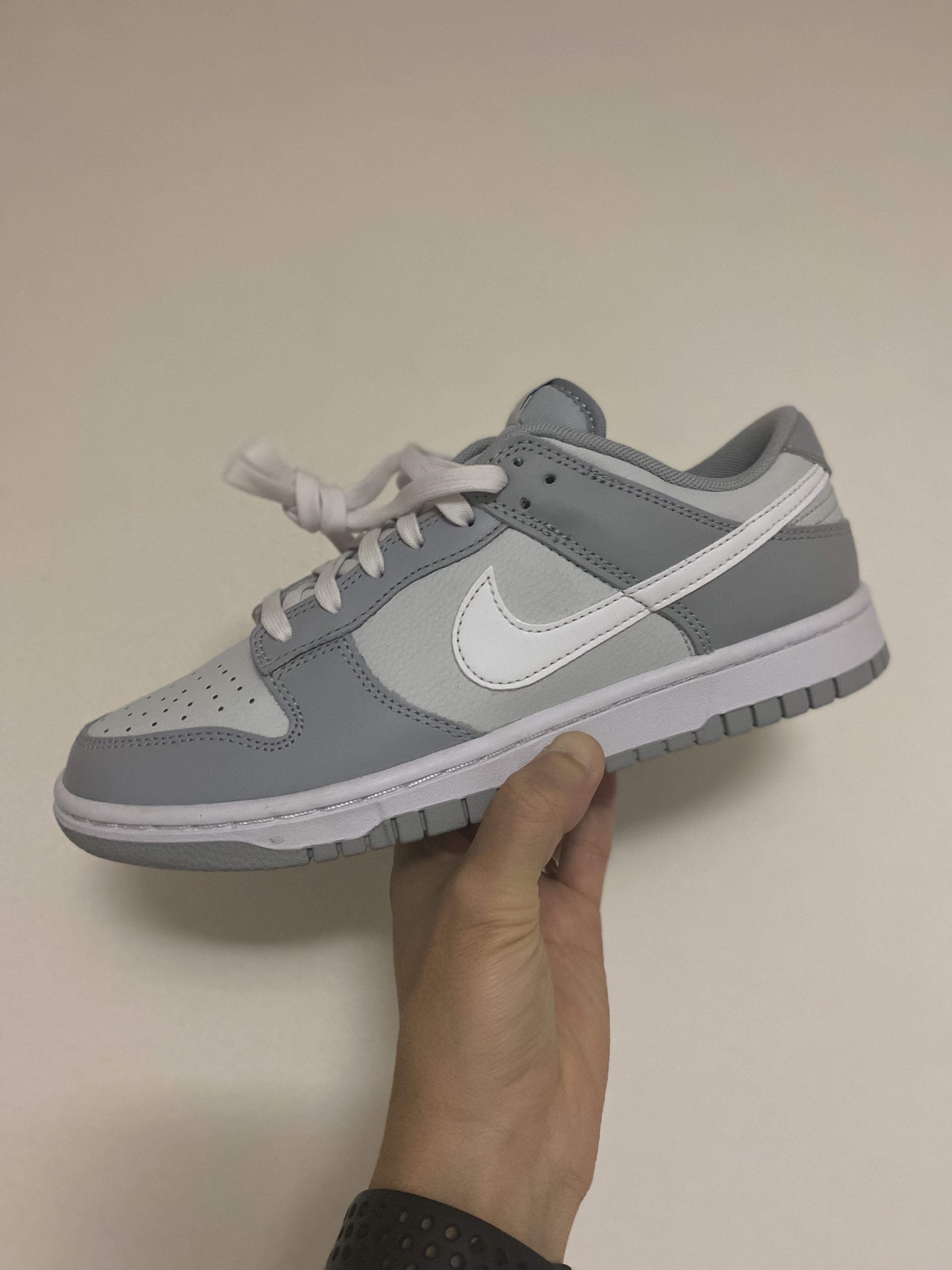 Nike Dunk Low Retro Wolf Grey 착용 스타일
