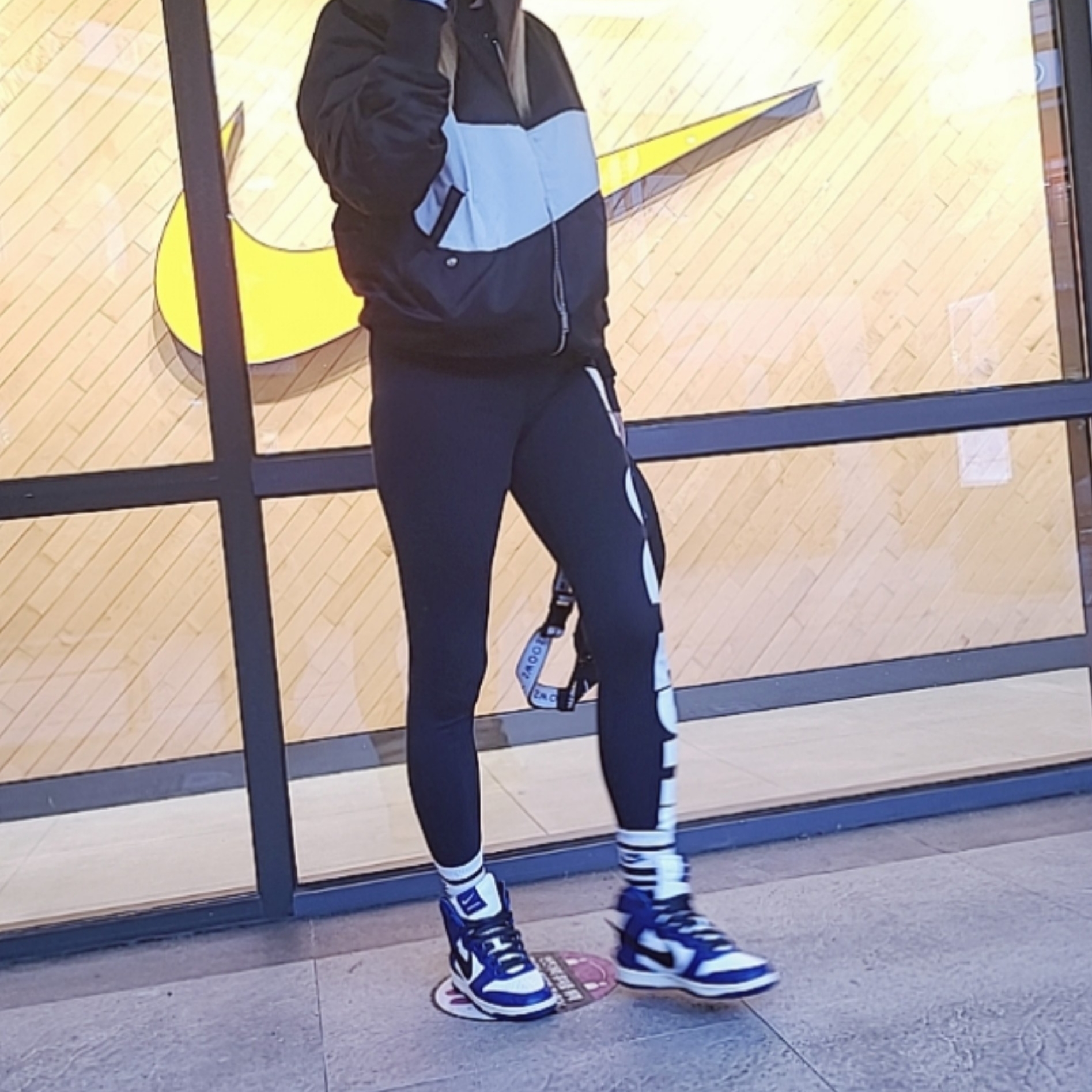 Nike NSW Swoosh Therma-Fit Bomber Black - Asia, Nike x Ambush Dunk High Deep Royal Blue 착용 스타일 - 3