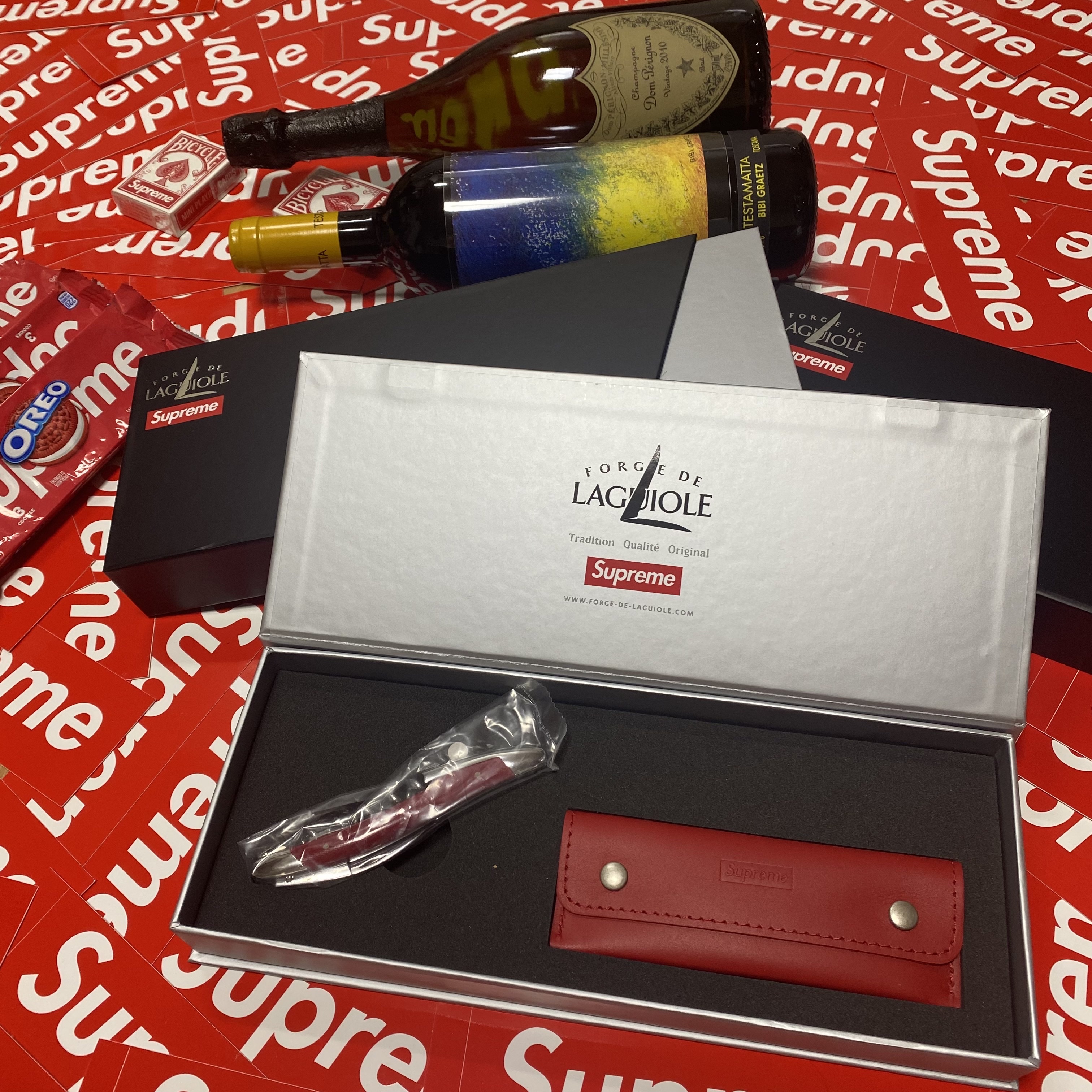 Supreme Forge De Laguiole Corkscrew Red - 21FW 착용 스타일 - 1