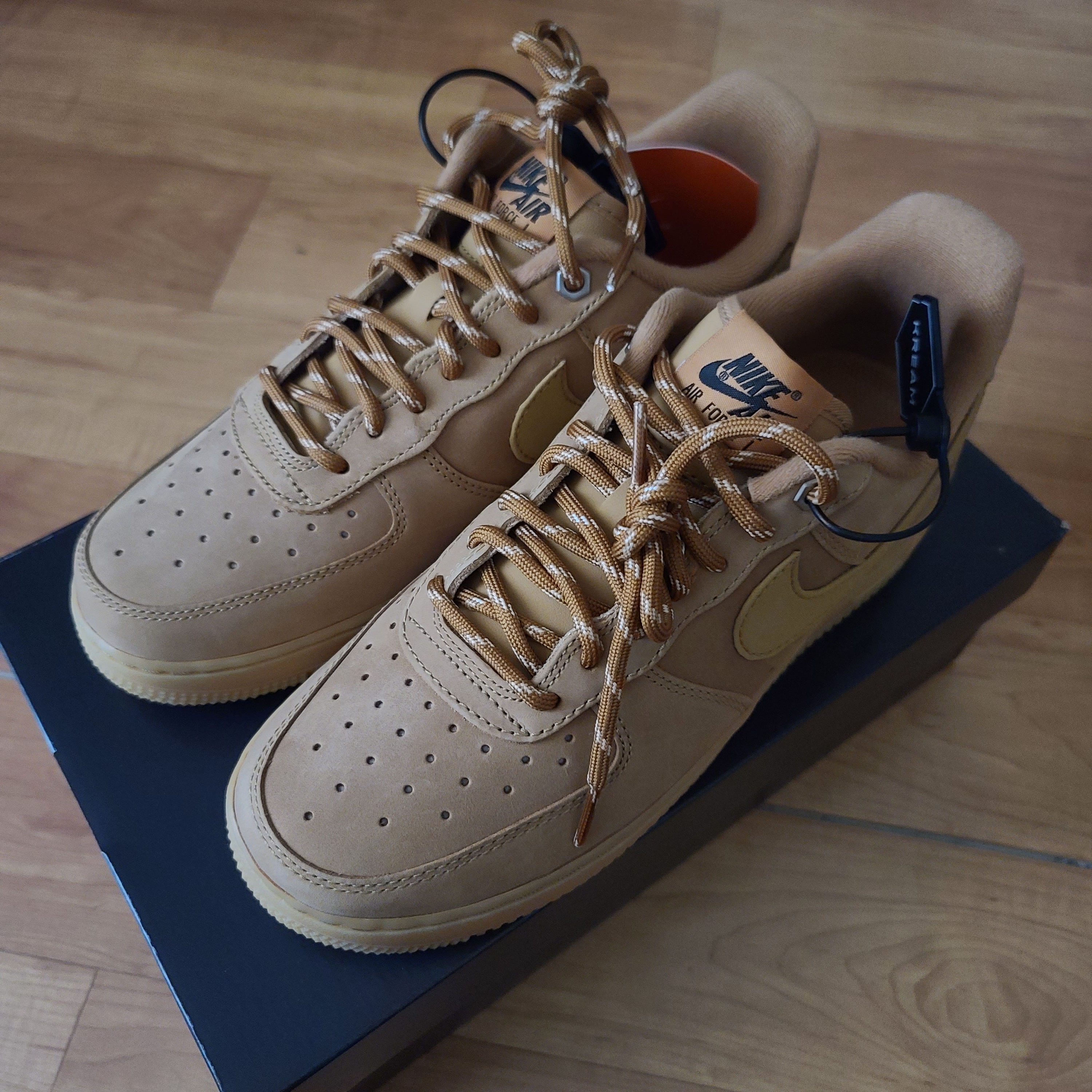 Nike Air Force 1 '07 WB Flax 착용 스타일 - 1