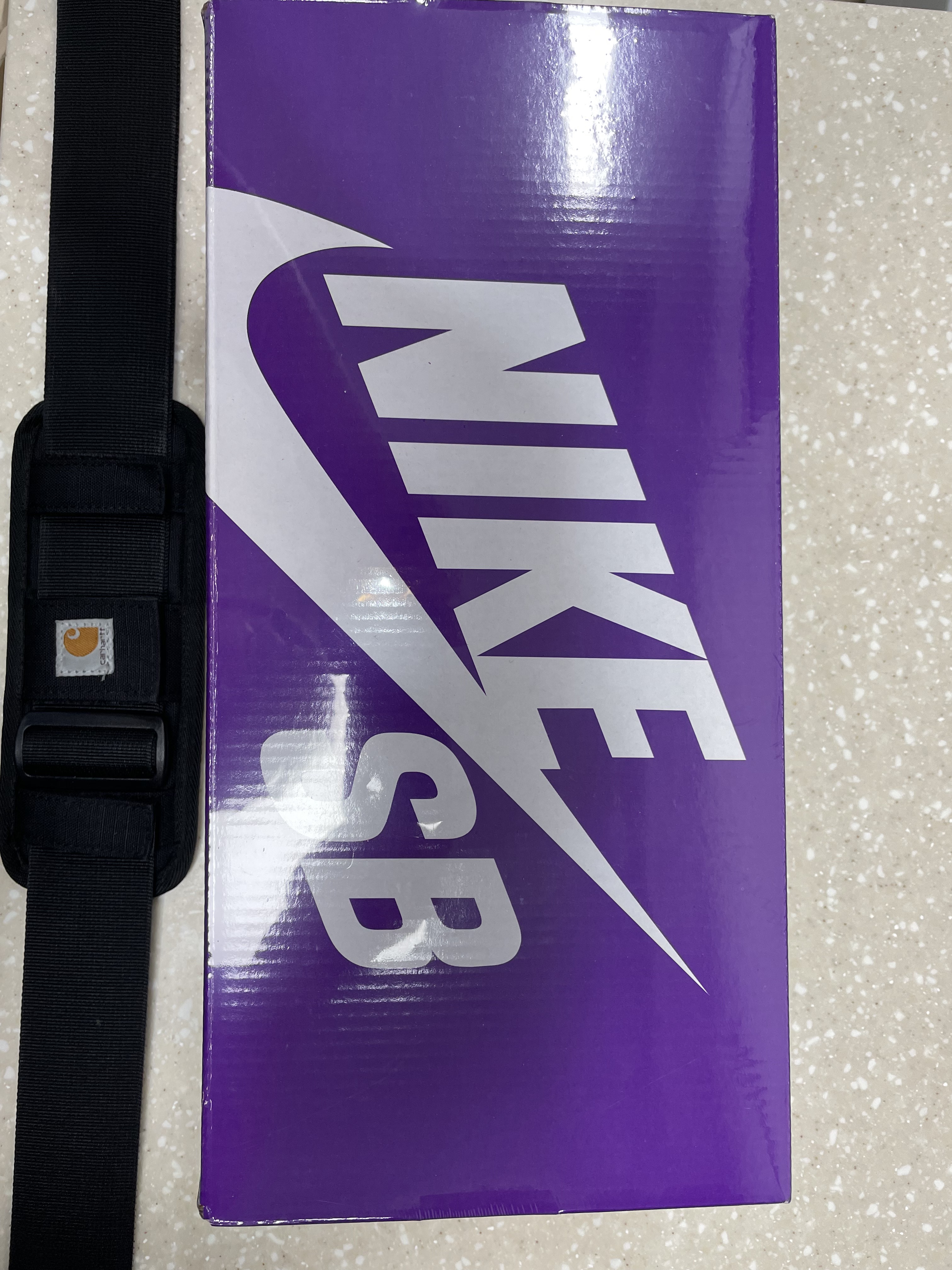 Nike SB Dunk Low Pro Red Plum 착용 스타일 - 2