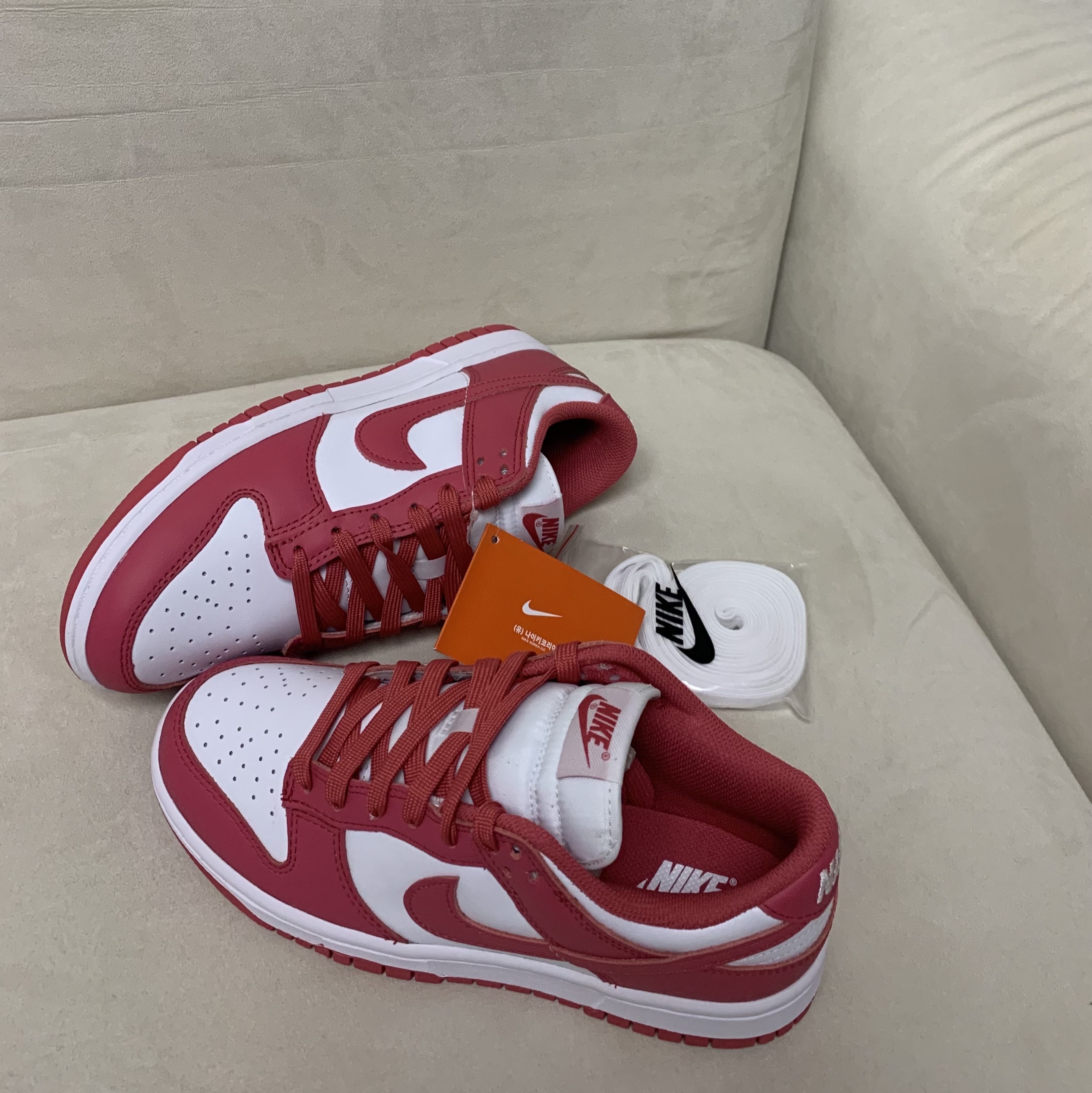 (W) Nike Dunk Low Archeo Pink 착용 스타일