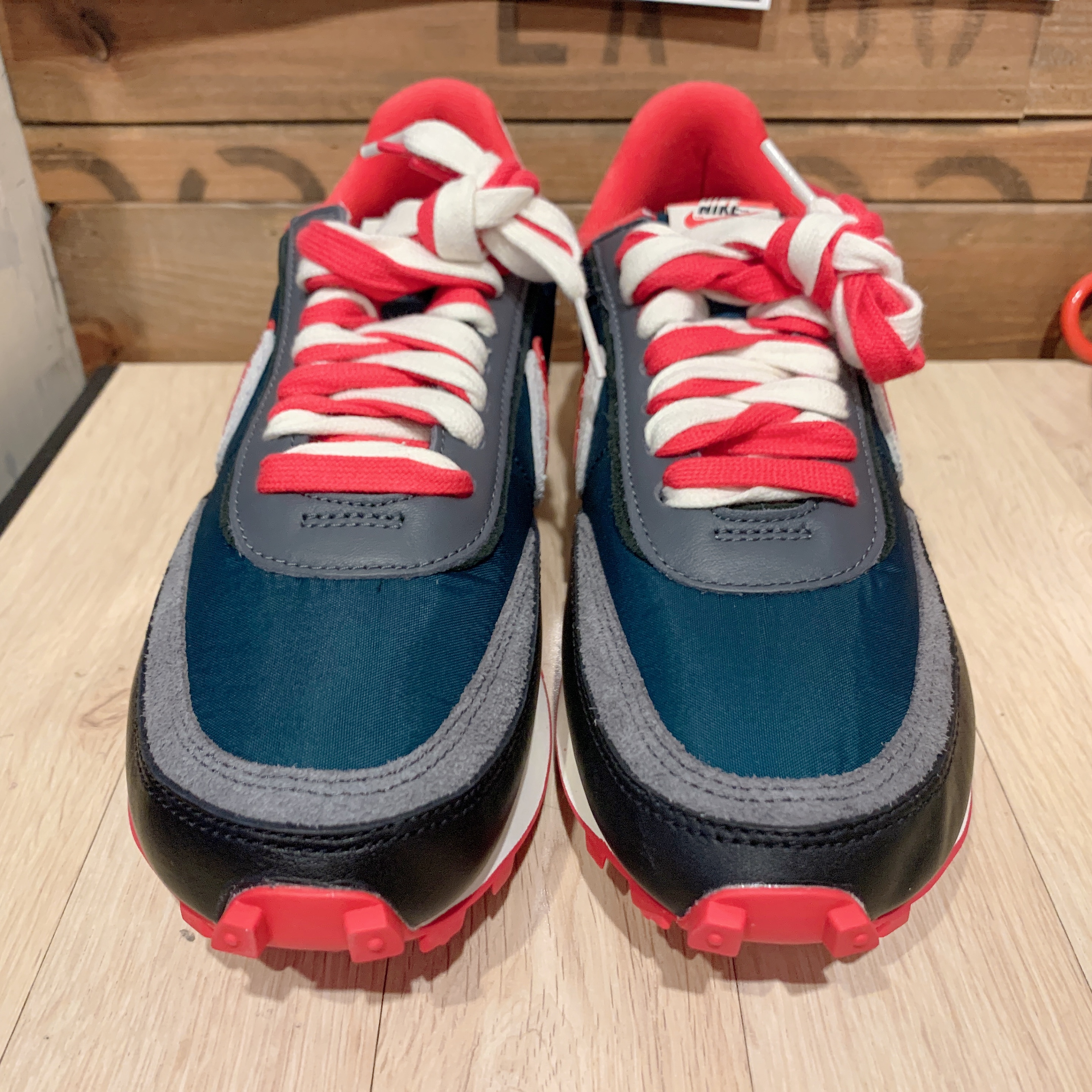 Nike x Sacai x Undercover LDWaffle Midnight Spruce University Red 착용 스타일 - 2