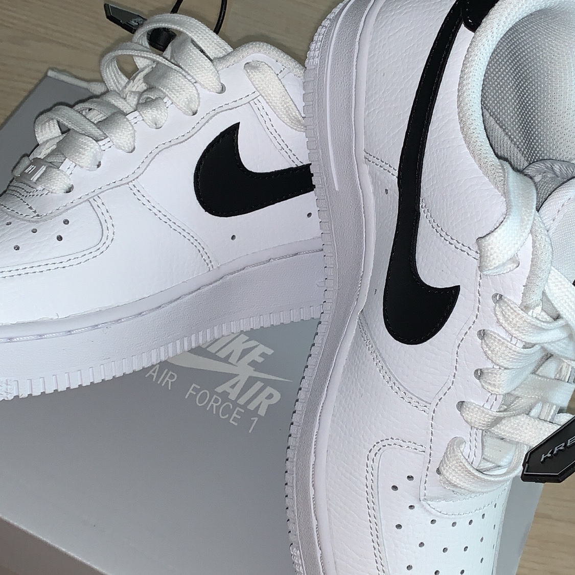 (W) Nike Air Force 1 '07 Low White Black 착용 스타일