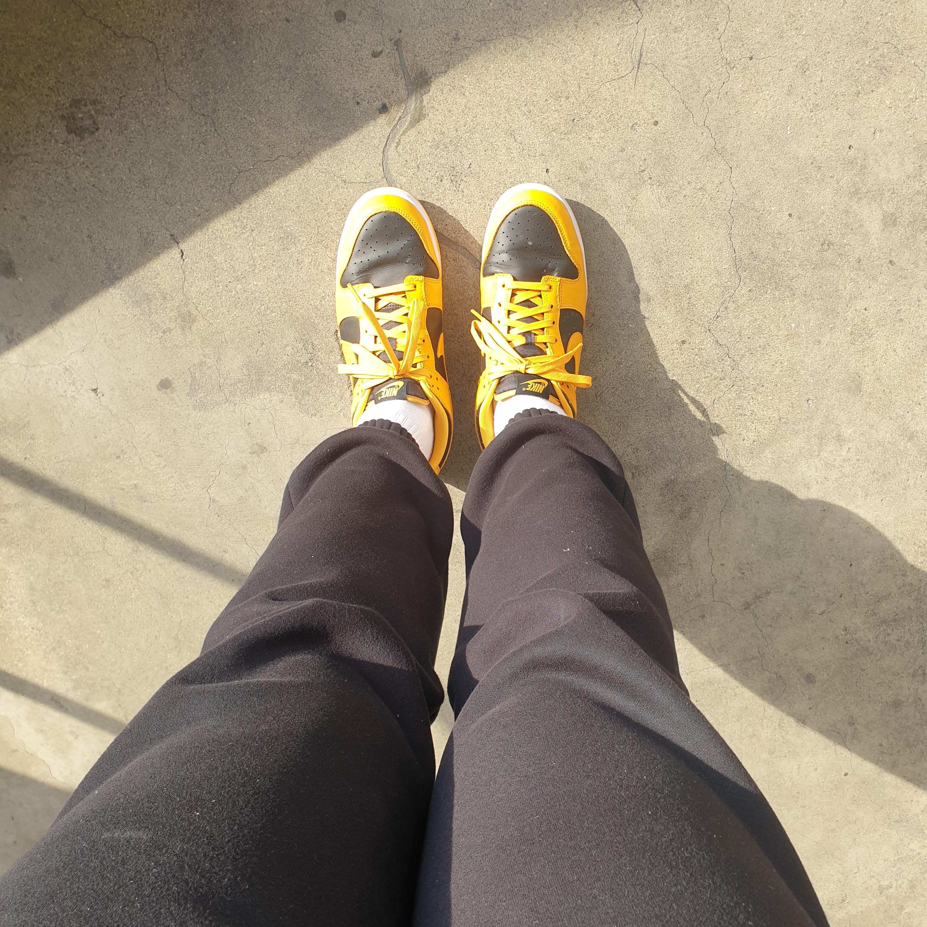 Nike Dunk Low Retro Championship Goldenrod 착용 스타일 - 3