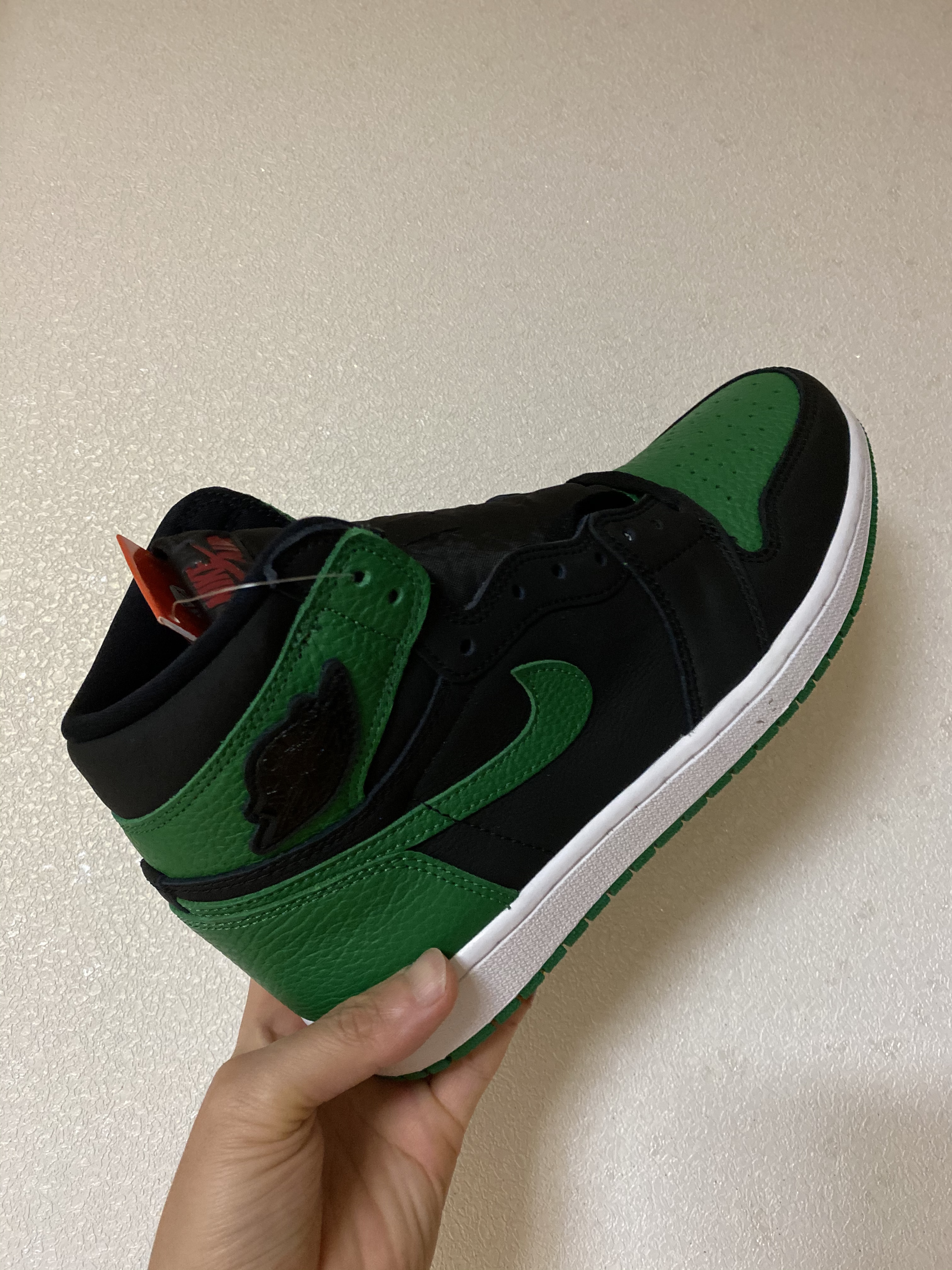 Jordan 1 Retro High OG Pine Green Black 착용 스타일