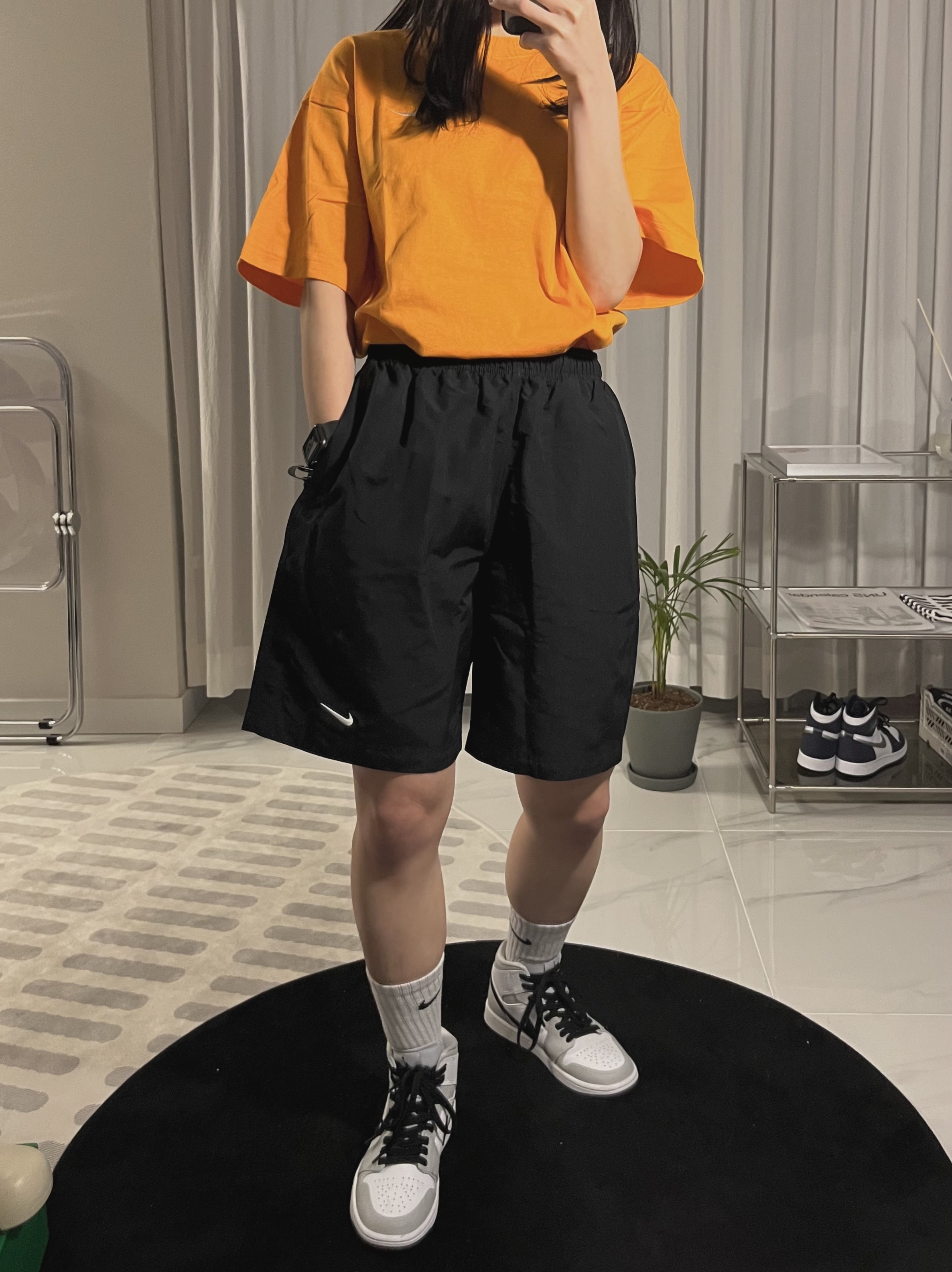 Nike NRG Solo Swoosh Shorts Black - Asia, Nike NRG Solo Swoosh T-Shirt Kumquat - US/EU 착용 스타일 - 2