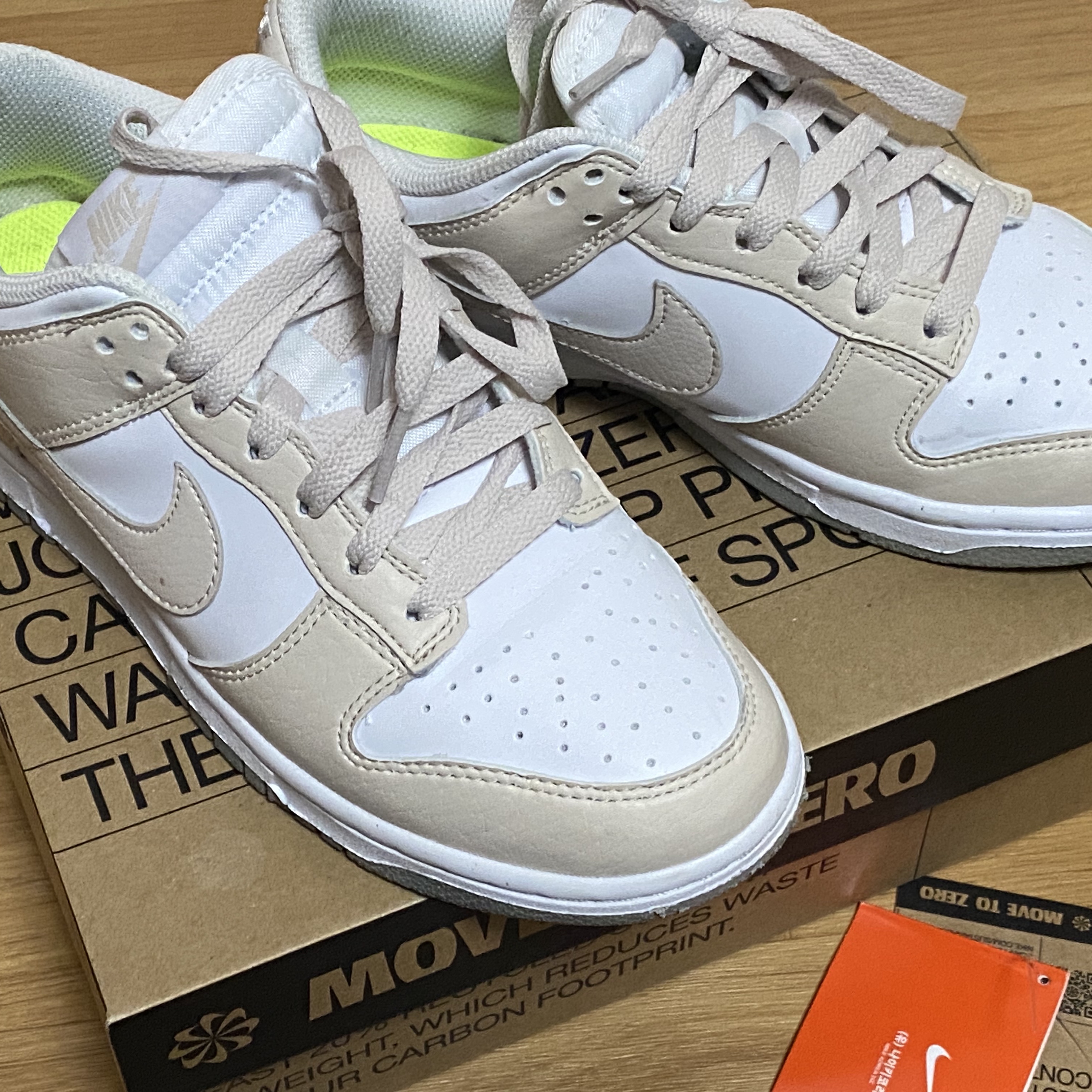 (W) Nike Dunk Low Next Nature Light Orewood Brown 착용 스타일 - 2