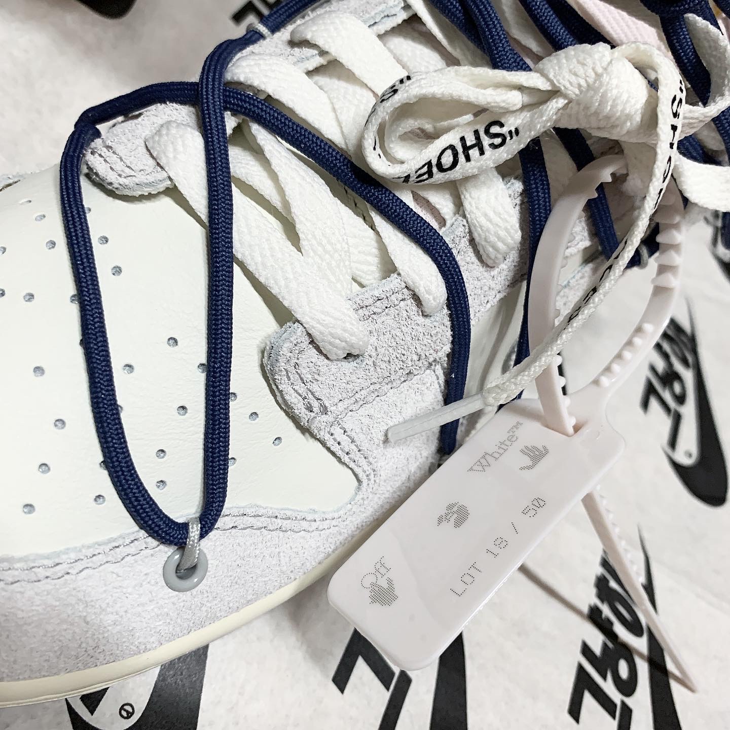 Nike x Off-White Dunk Low The 50 - Lot 18, Nike x Peaceminusone Air Force 1 Low Para-Noise 착용 스타일