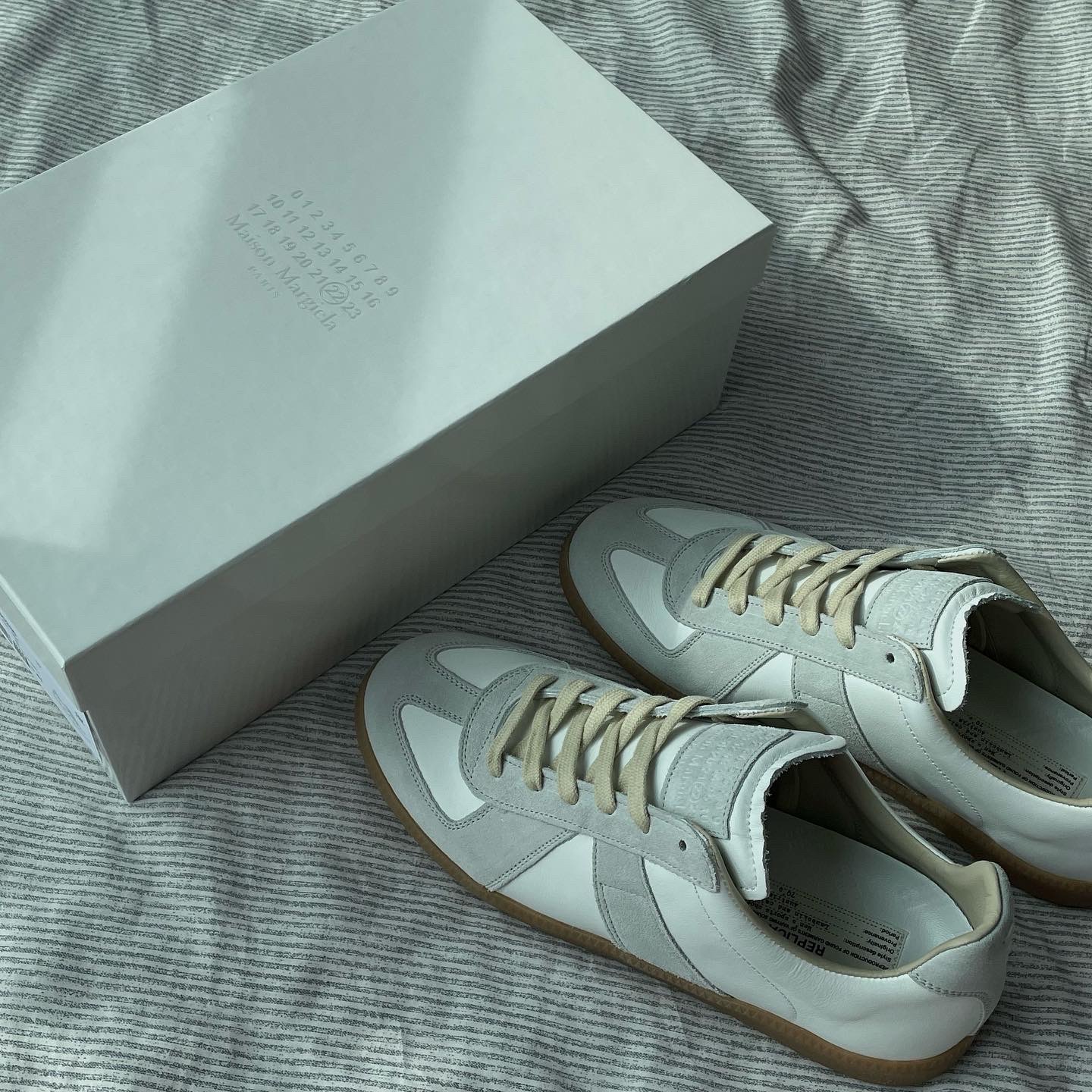 Maison Margiela Calfskin Replica Sneakers 착용 스타일