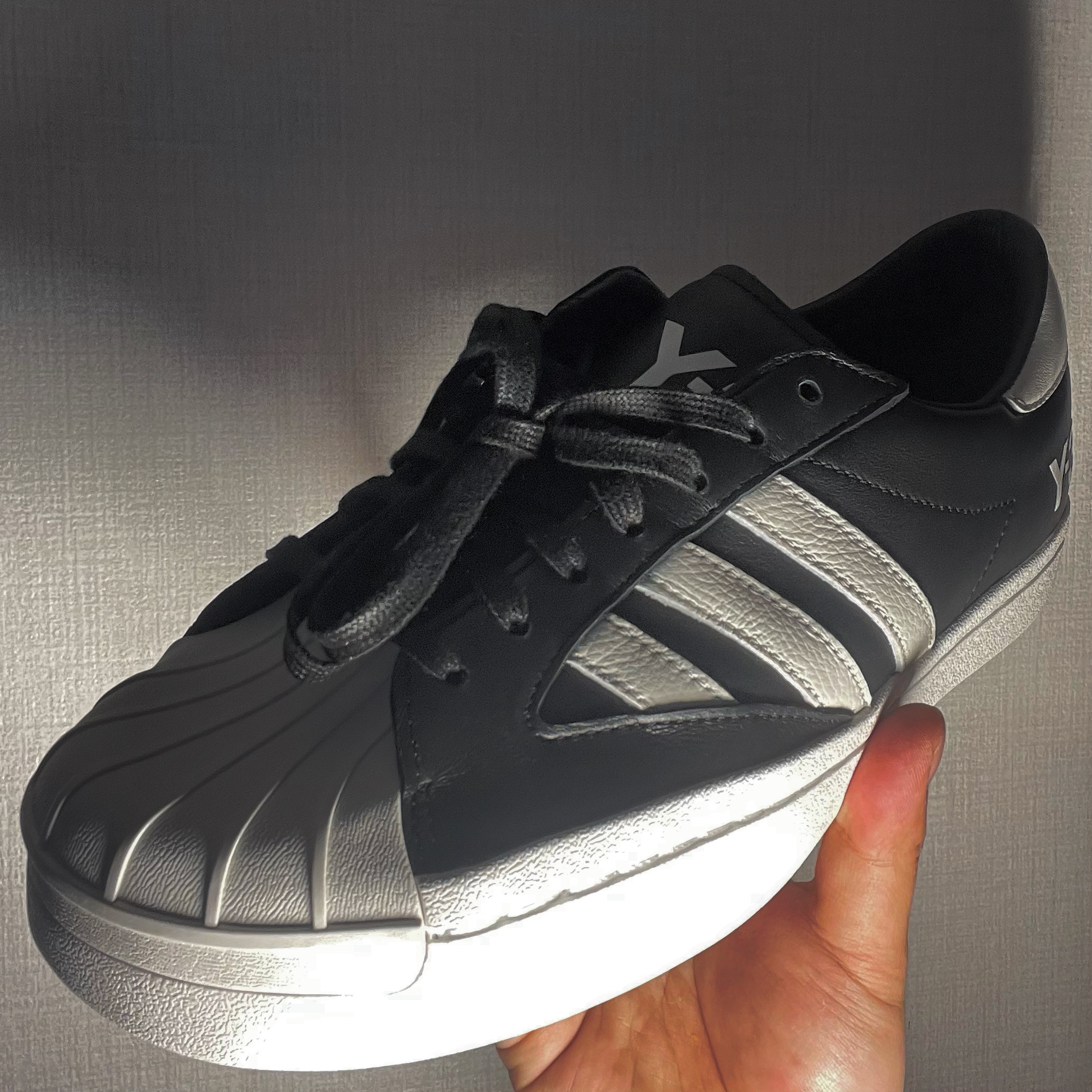 Y-3 Yohji Star Black White 착용 스타일