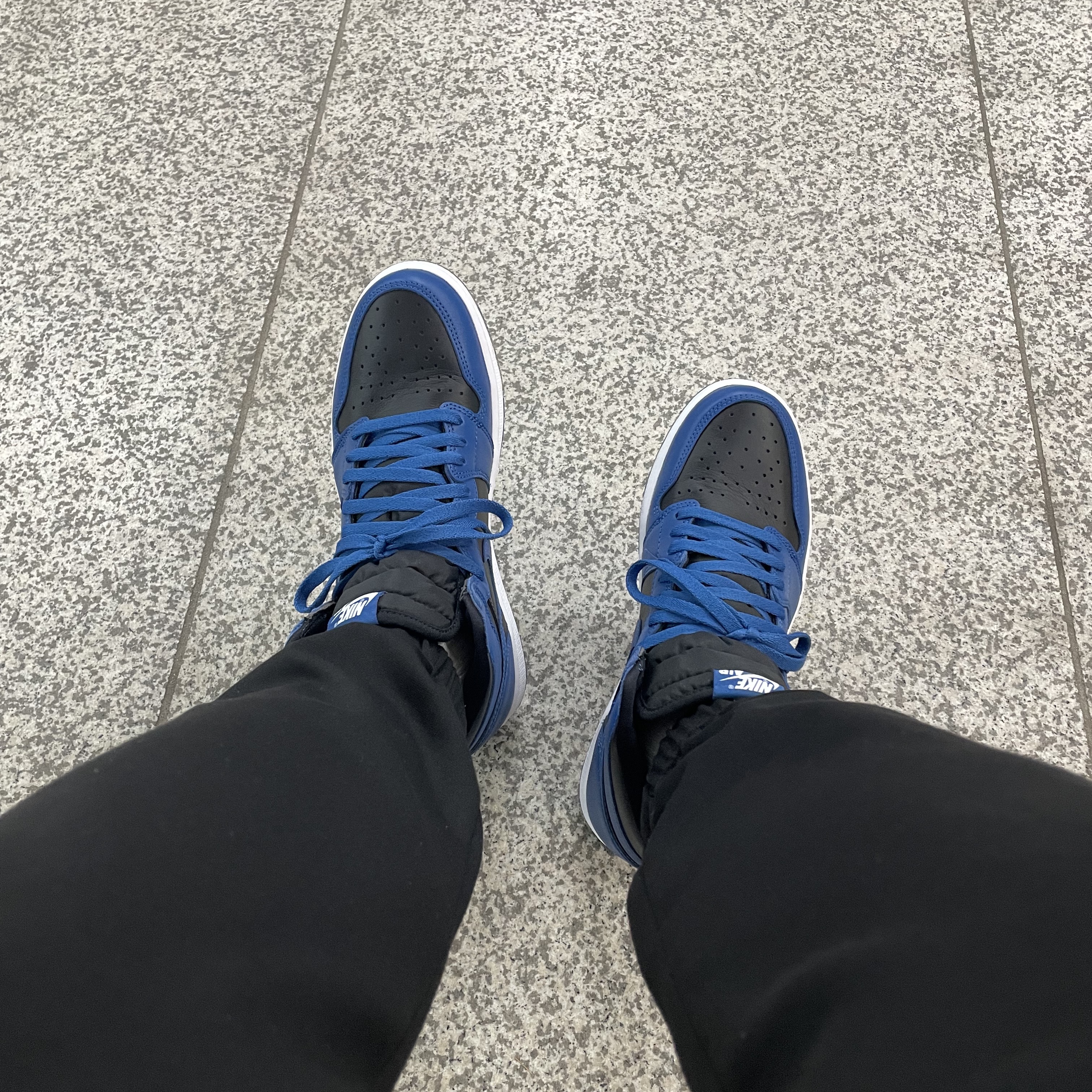 Jordan 1 Retro High OG Dark Marina Blue 착용 스타일