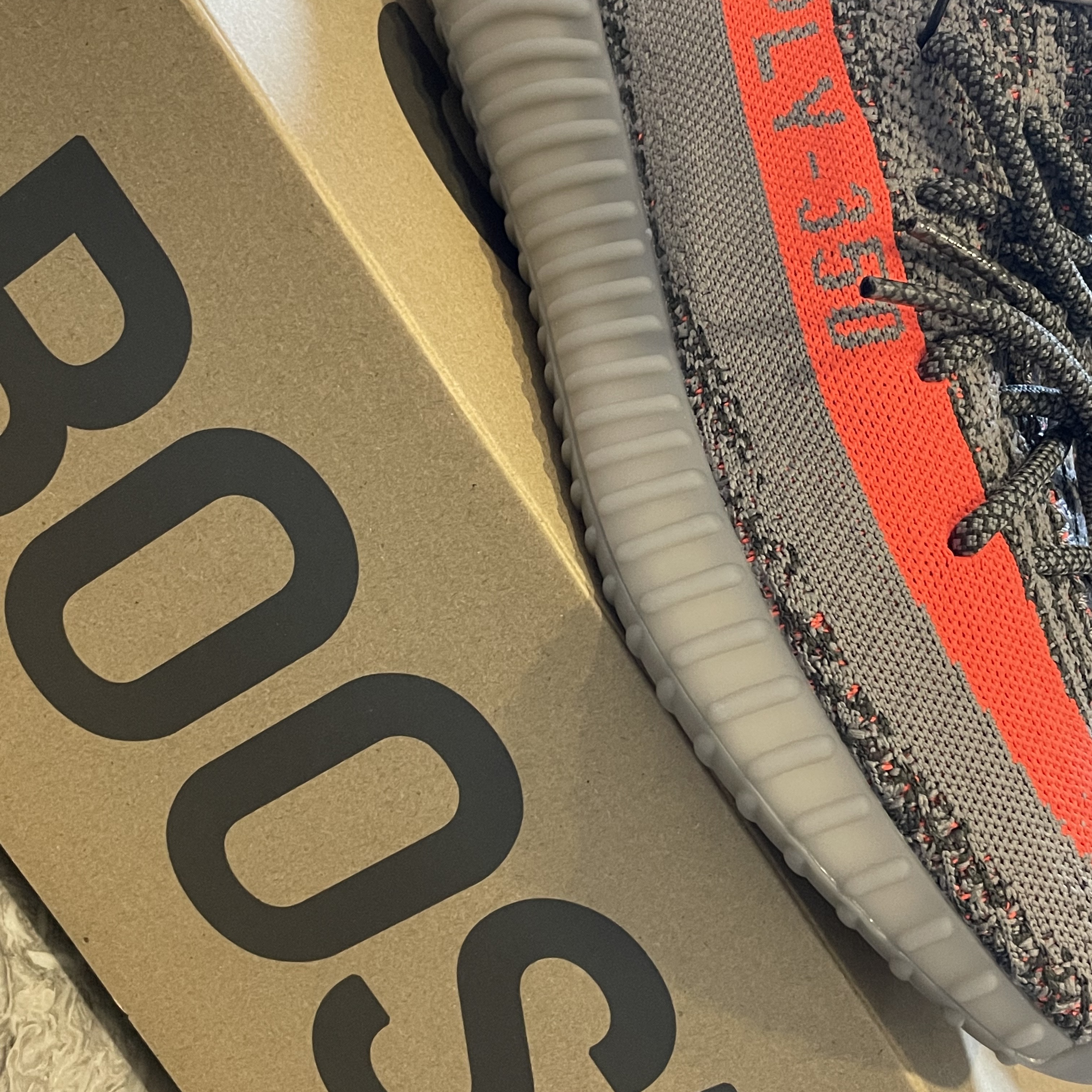 Adidas Yeezy Boost 350 V2 Beluga - Reflective 착용 스타일 - 4