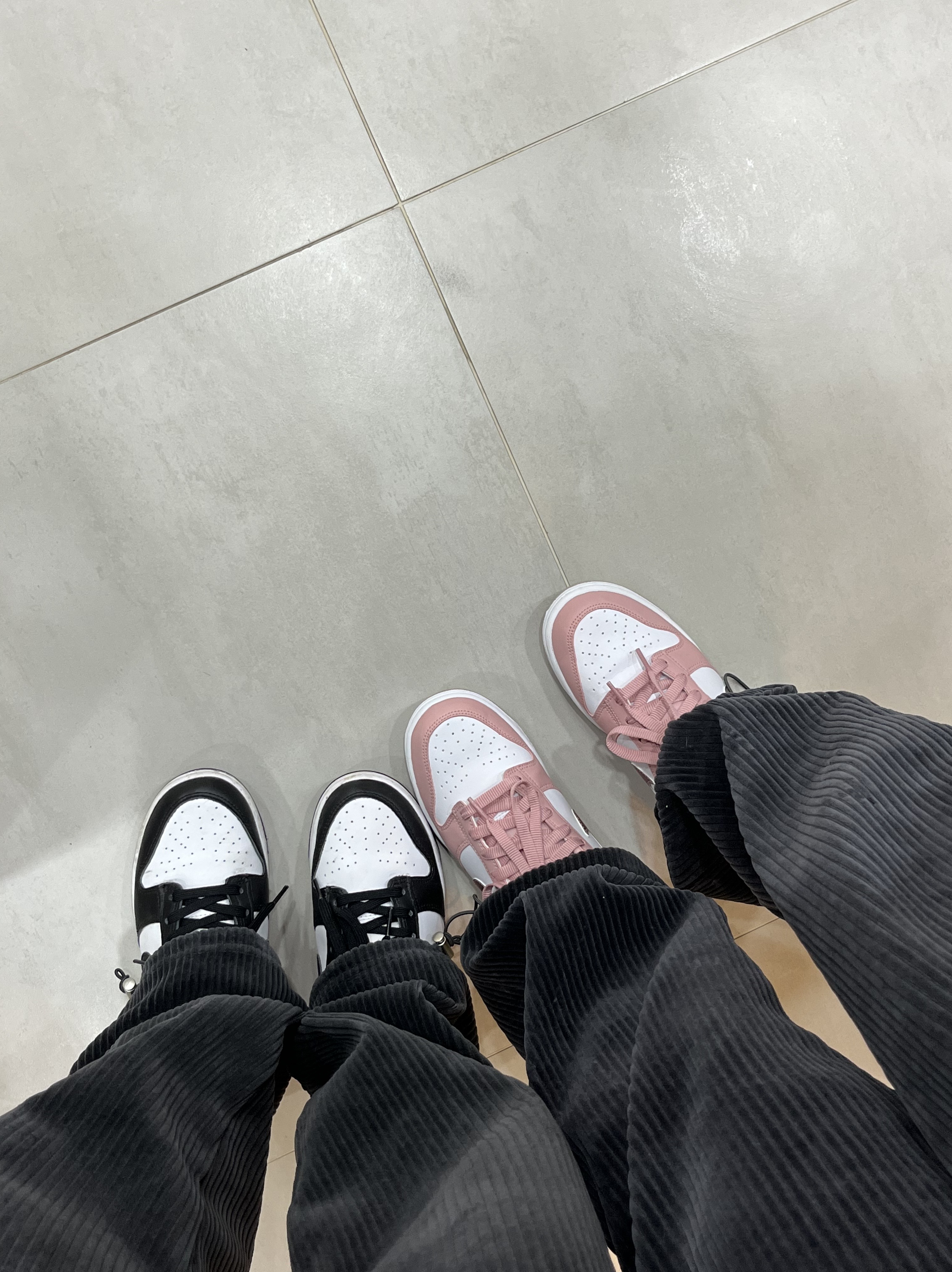 (GS) Nike Dunk Low Pink Velvet, Nike Dunk Low Retro Black 착용 스타일 - 2