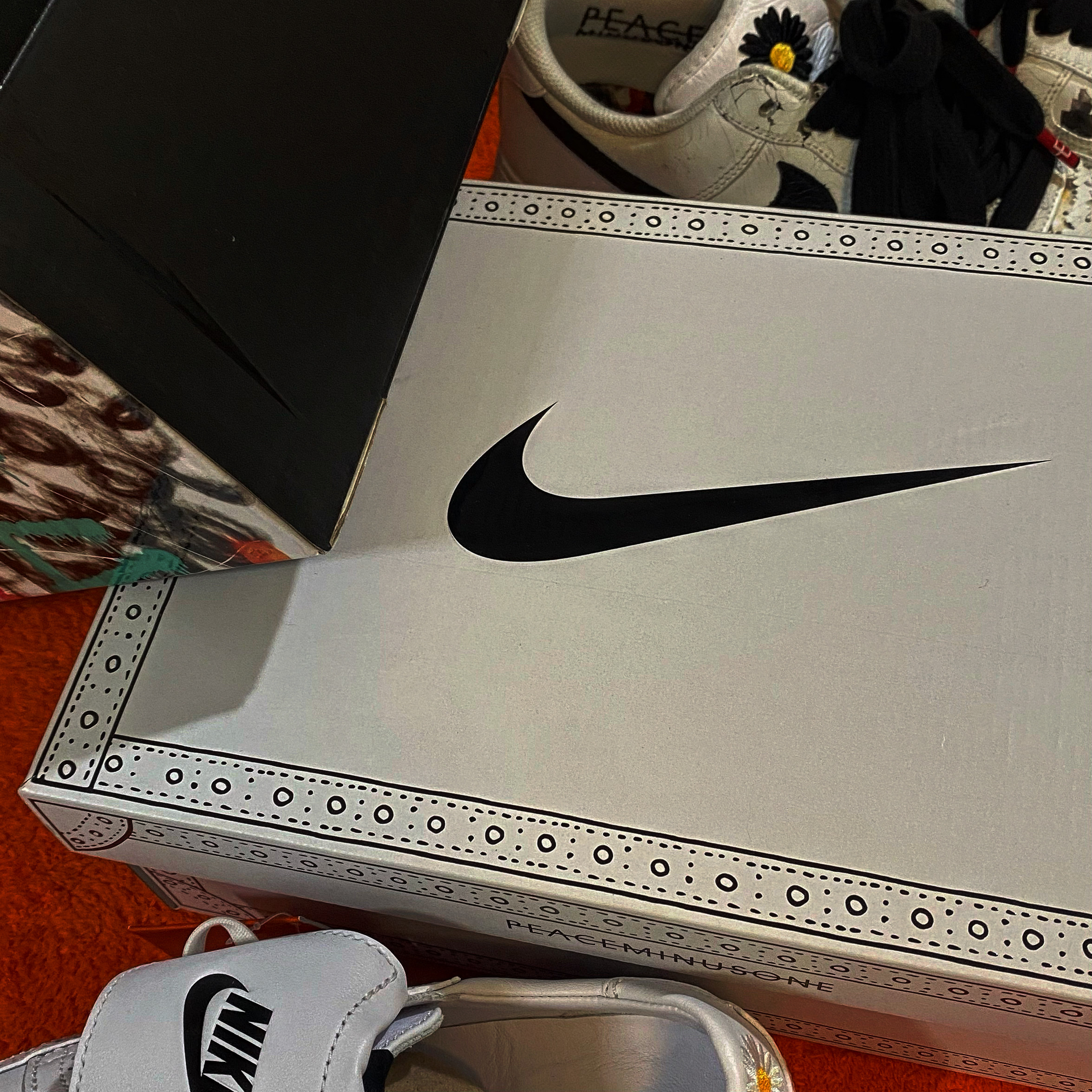 Nike x Peaceminusone Kwondo1 White, Nike x Peaceminusone Air Force 1 Low Para-Noise 2.0 착용 스타일