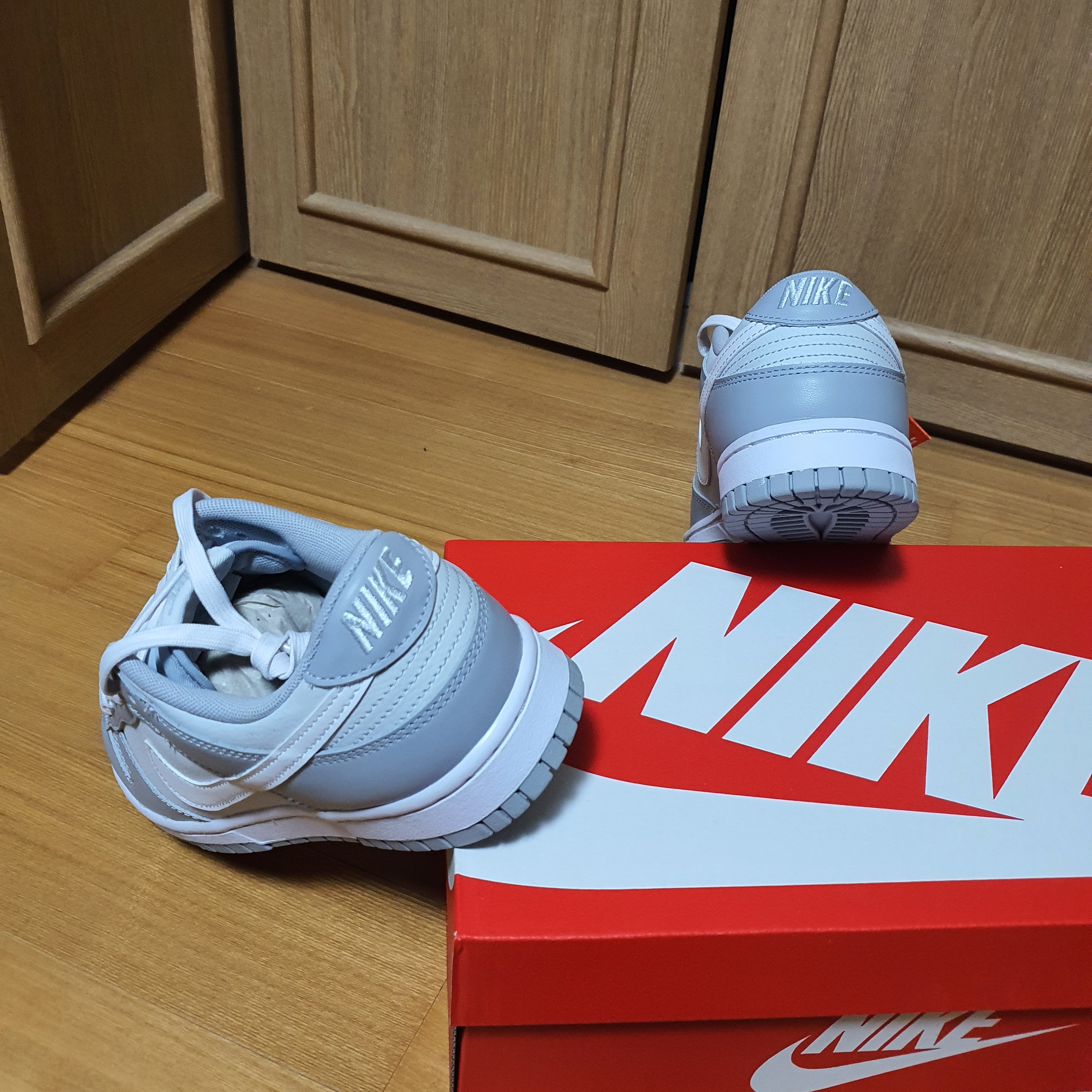 Nike Dunk Low Retro Wolf Grey 착용 스타일 - 3