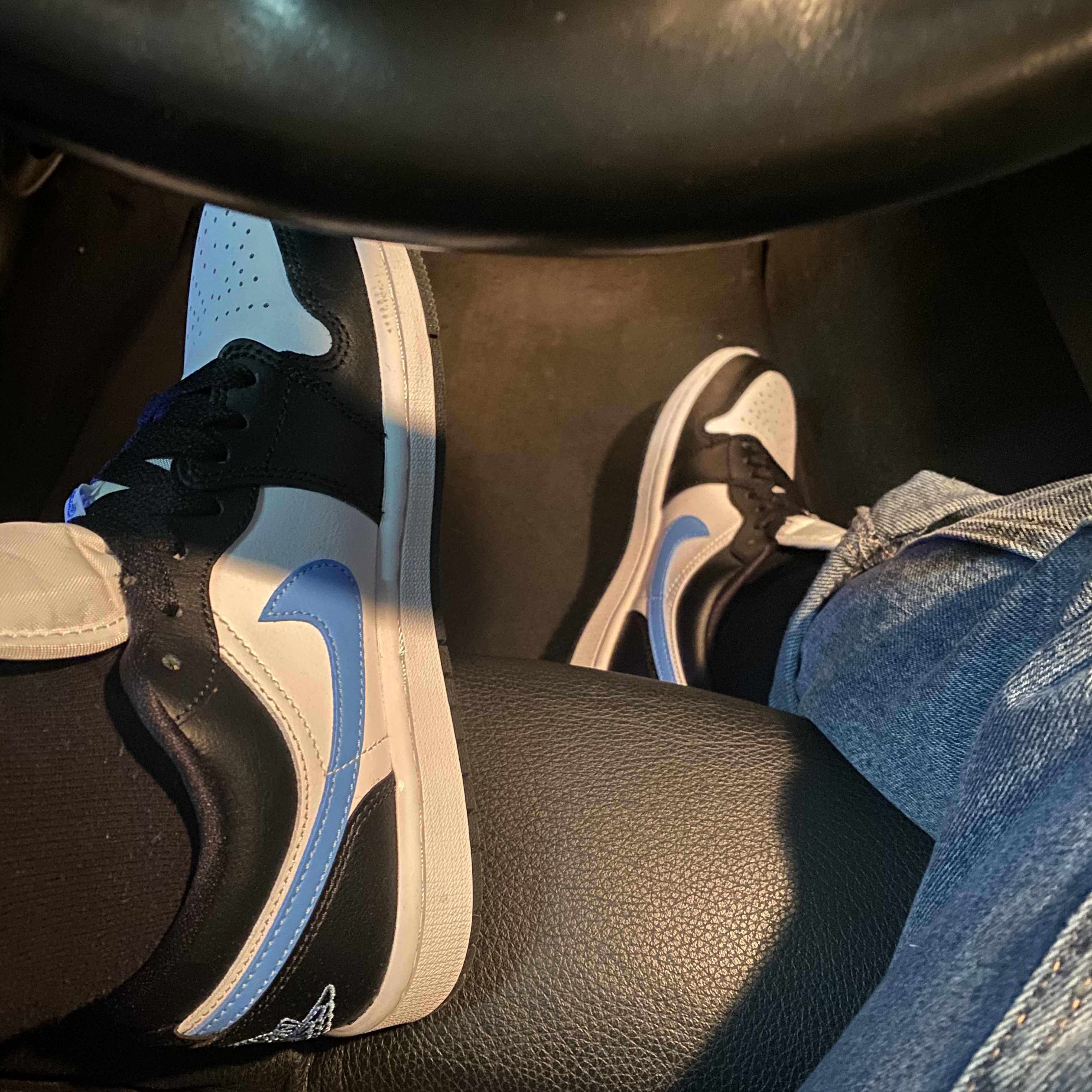 (W) Jordan 1 Low Black University Blue 착용 스타일 - 1