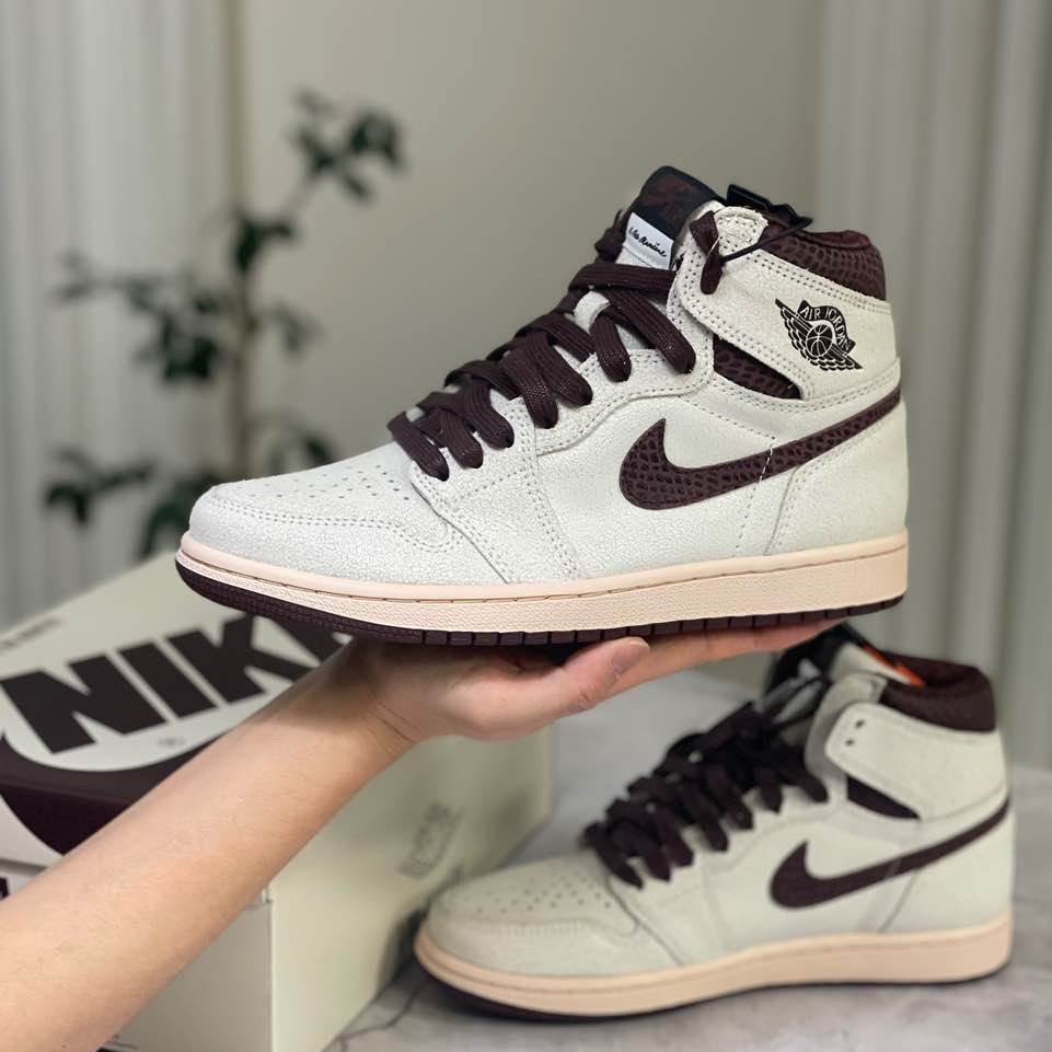 Jordan 1 x A Ma Maniere Retro High OG SP Sail and Burgundy 착용 스타일 - 4