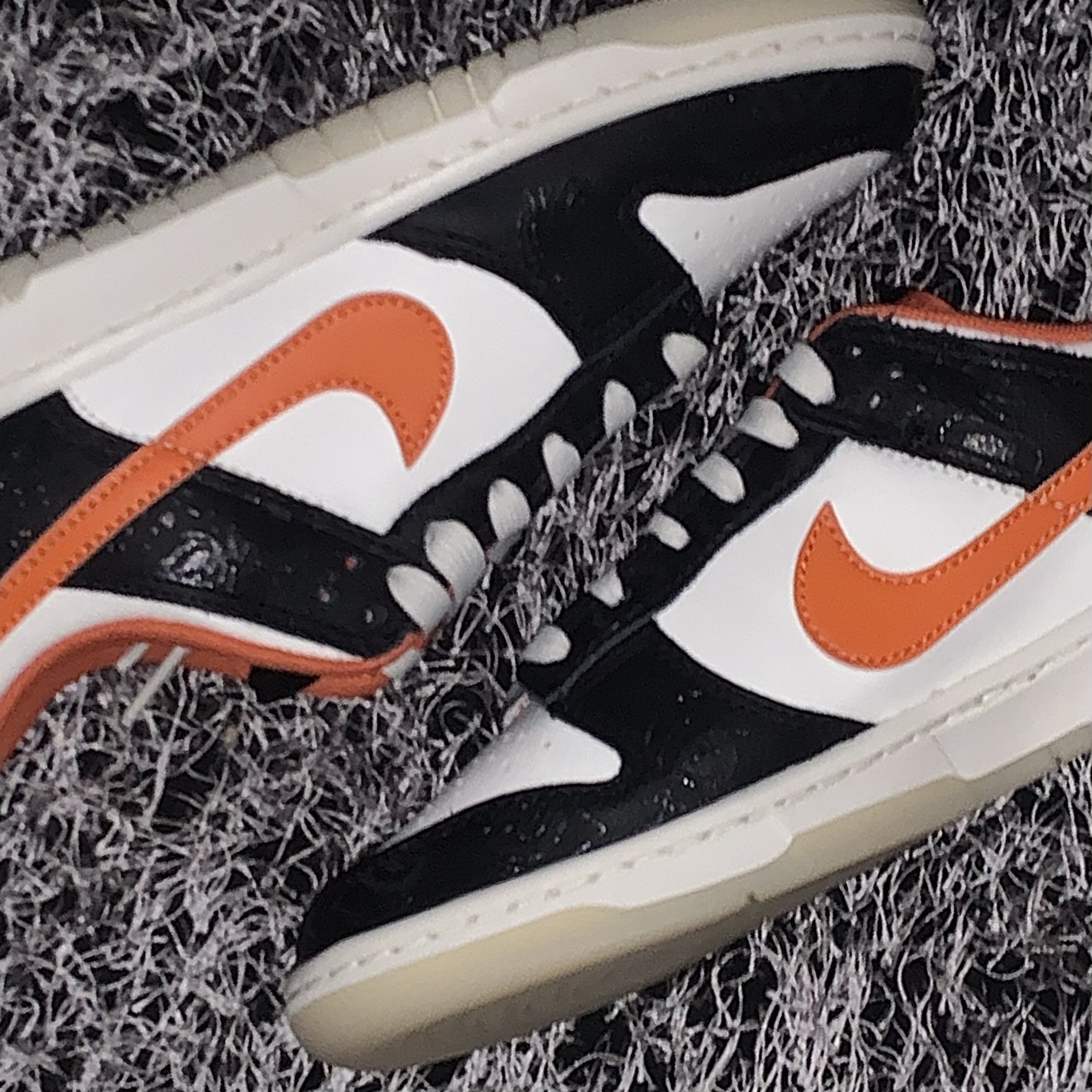 Nike Dunk Low Retro PRM Halloween 착용 스타일