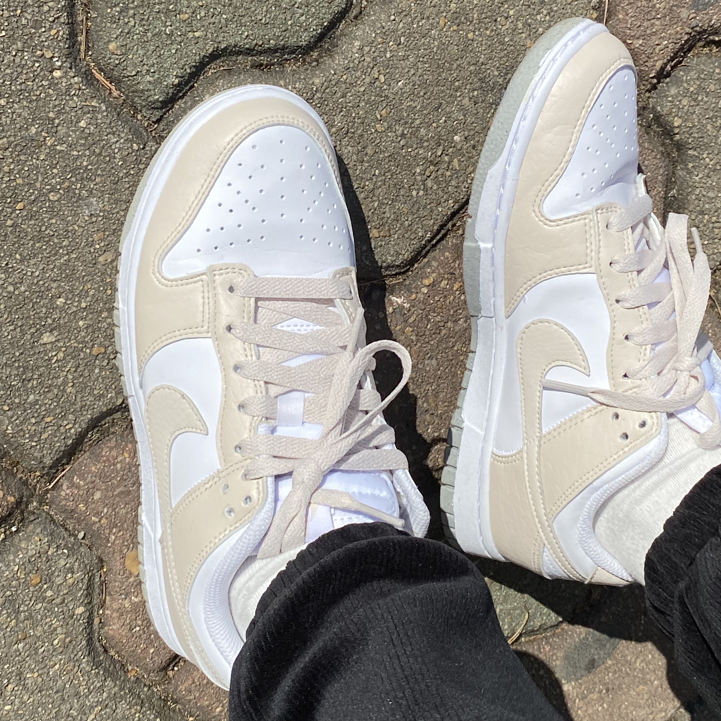 (W) Nike Dunk Low Next Nature Light Orewood Brown 착용 스타일 - 3