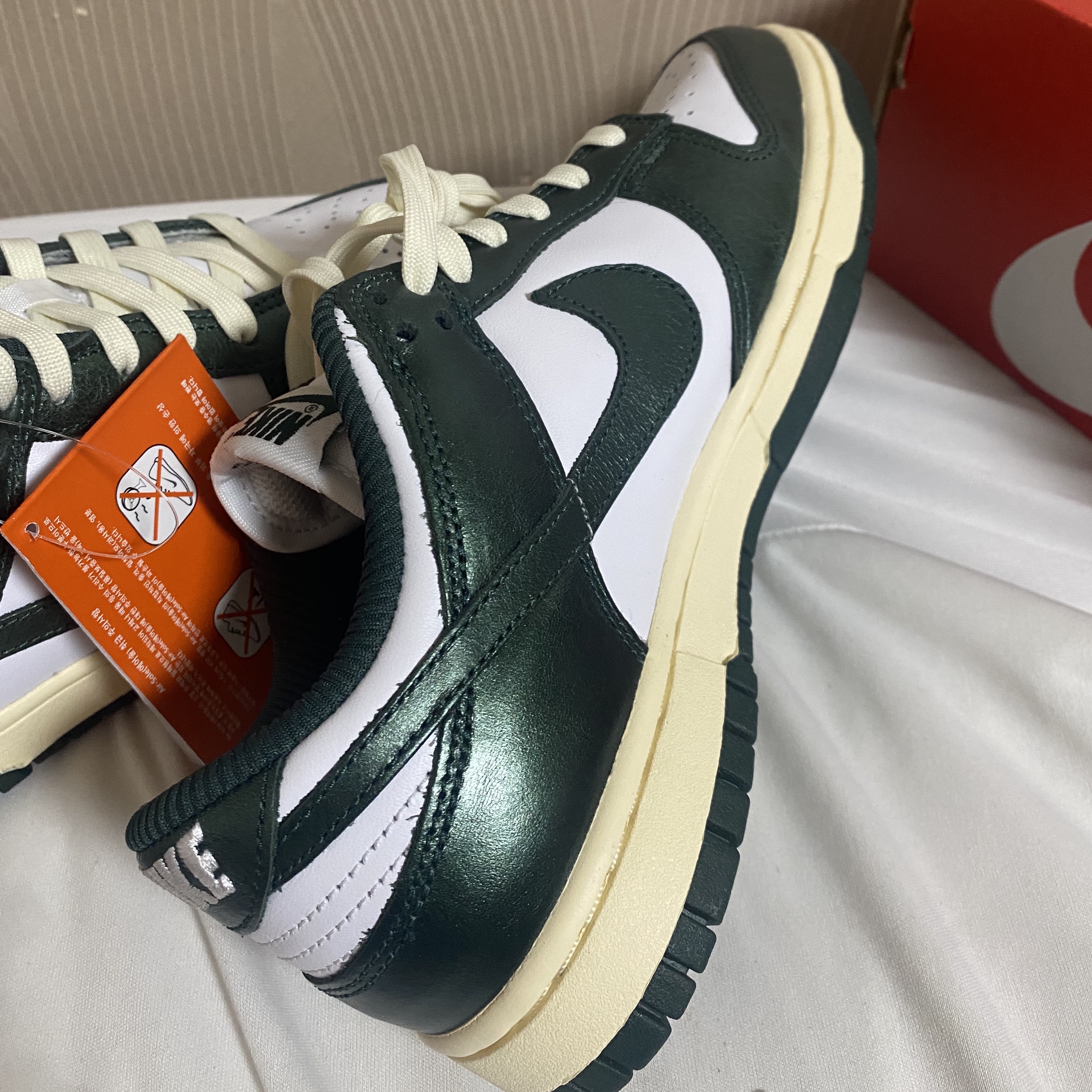 (W) Nike Dunk Low Vintage Green 착용 스타일