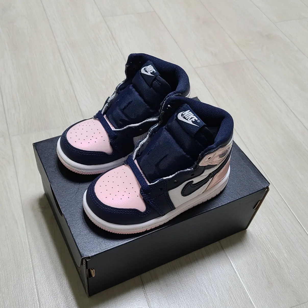 (TD) Jordan 1 Retro High OG Atmosphere 착용 스타일 - 2